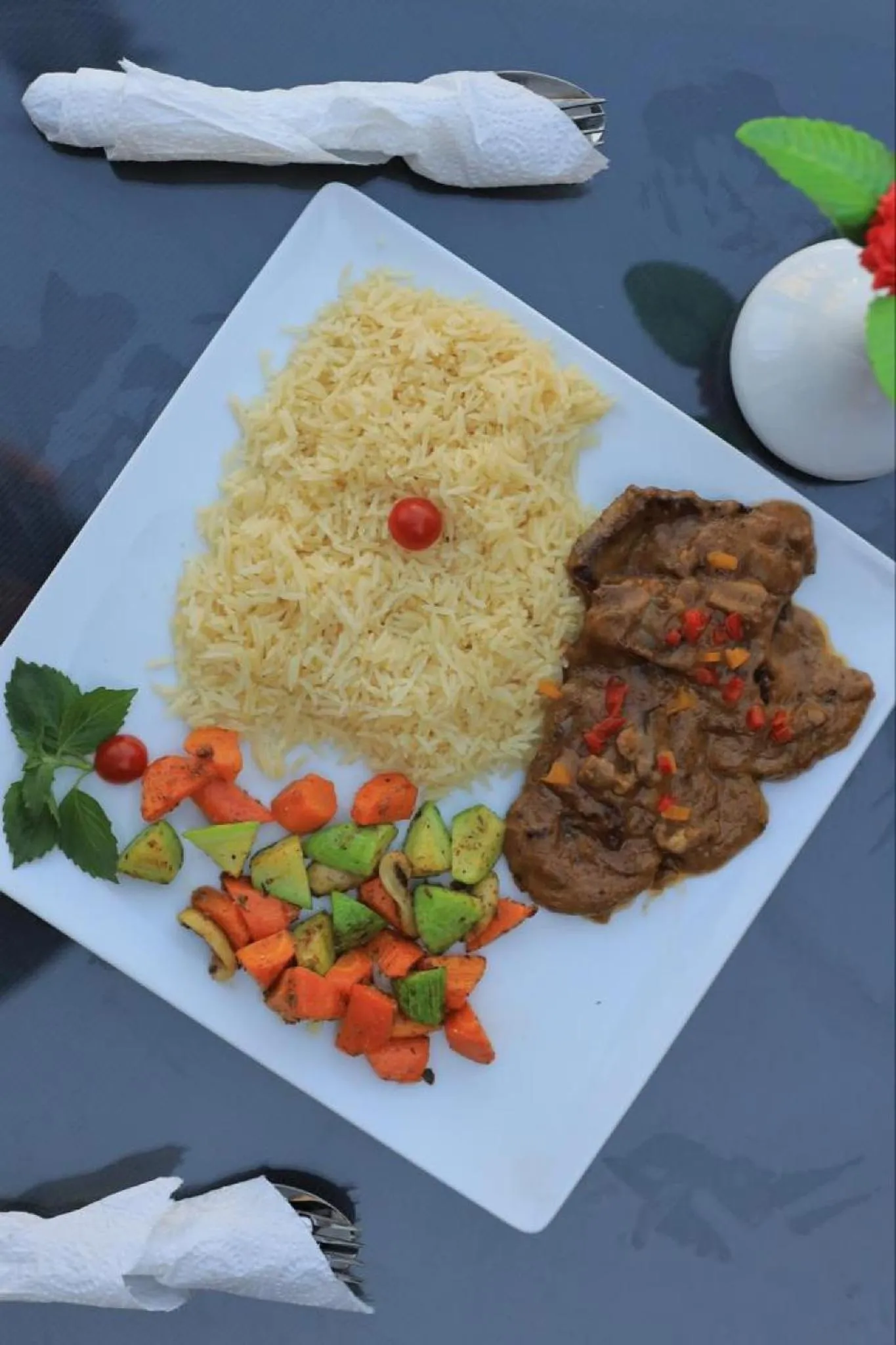 Restaurant/places to eat in Nile Villa Hotel