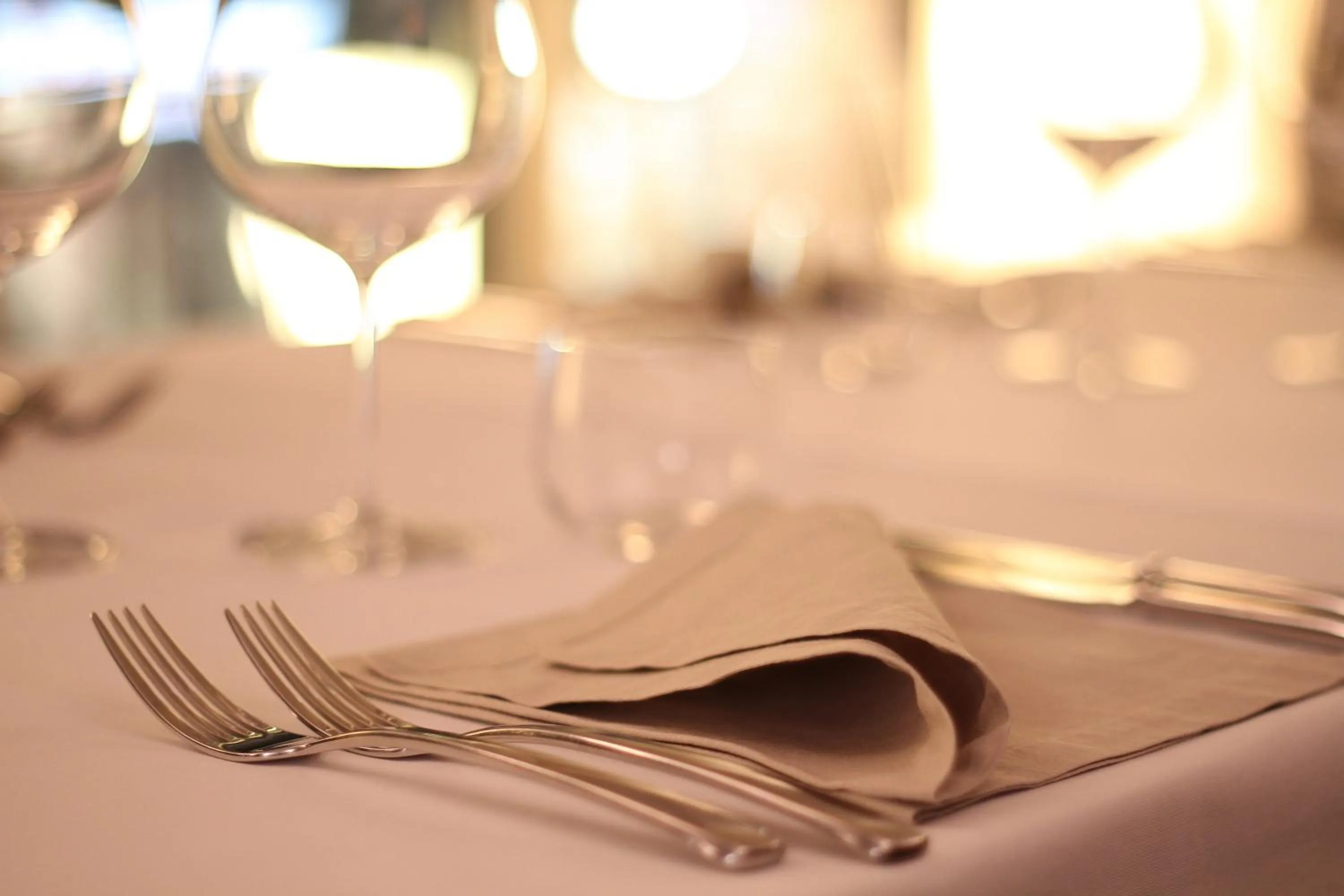 Restaurant/places to eat in Phi Hotel Palio