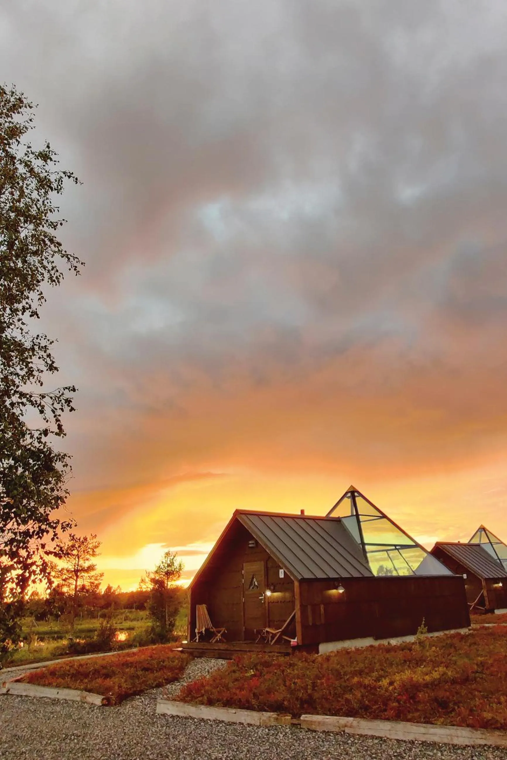 Property building in Aurora Pyramid Glass Igloos