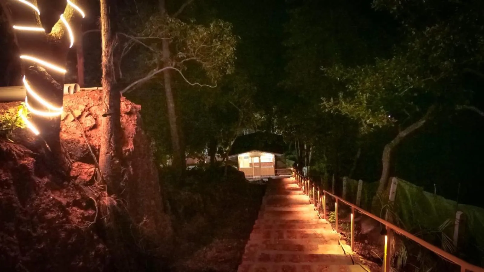 santanas wooden cottages