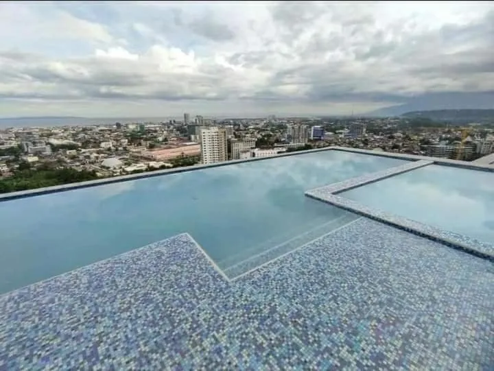 Swimming pool in AEON TOWERS STUDIO SUITE (by:skyspottravelcentra)