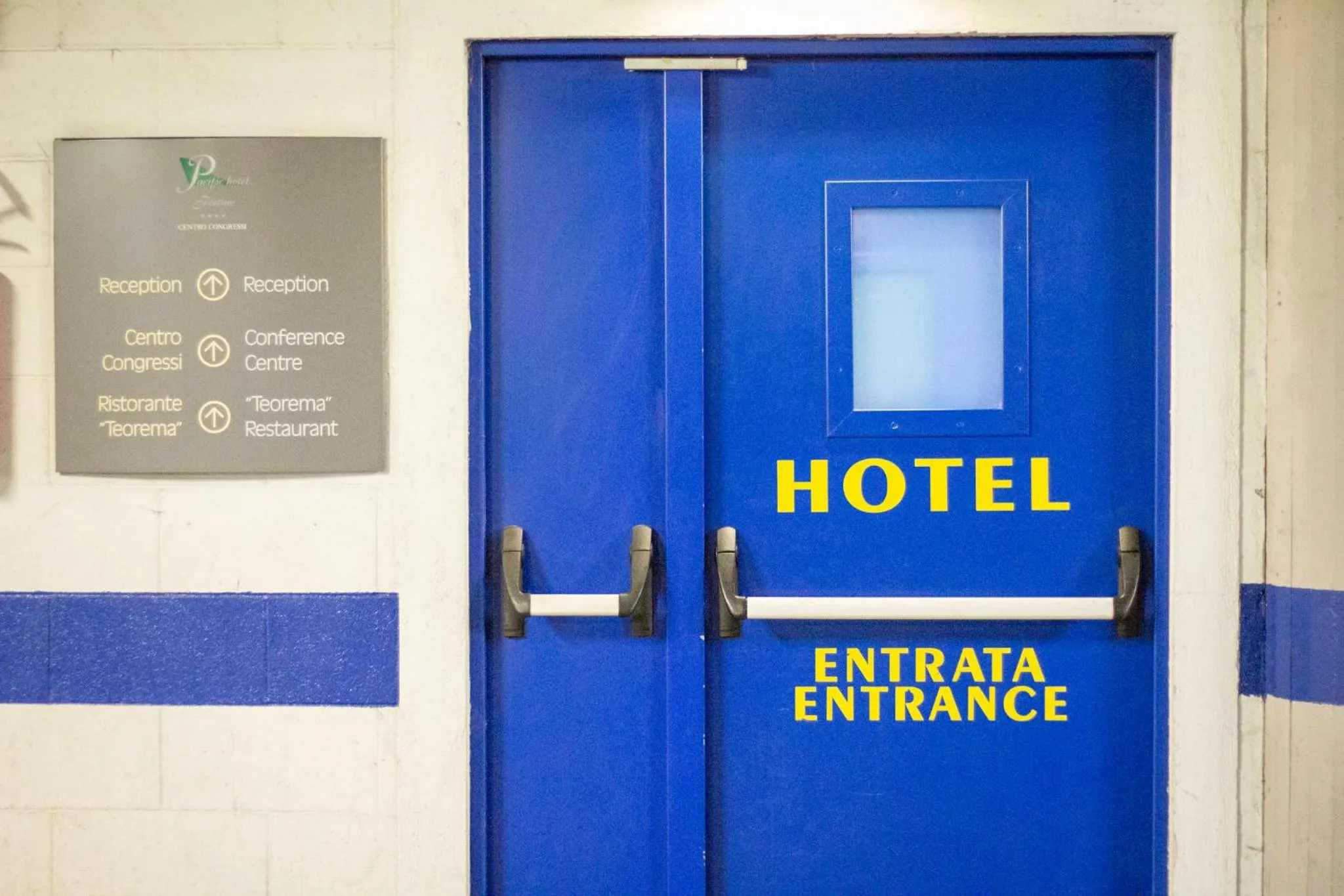 Parking in Pacific Hotel Fortino