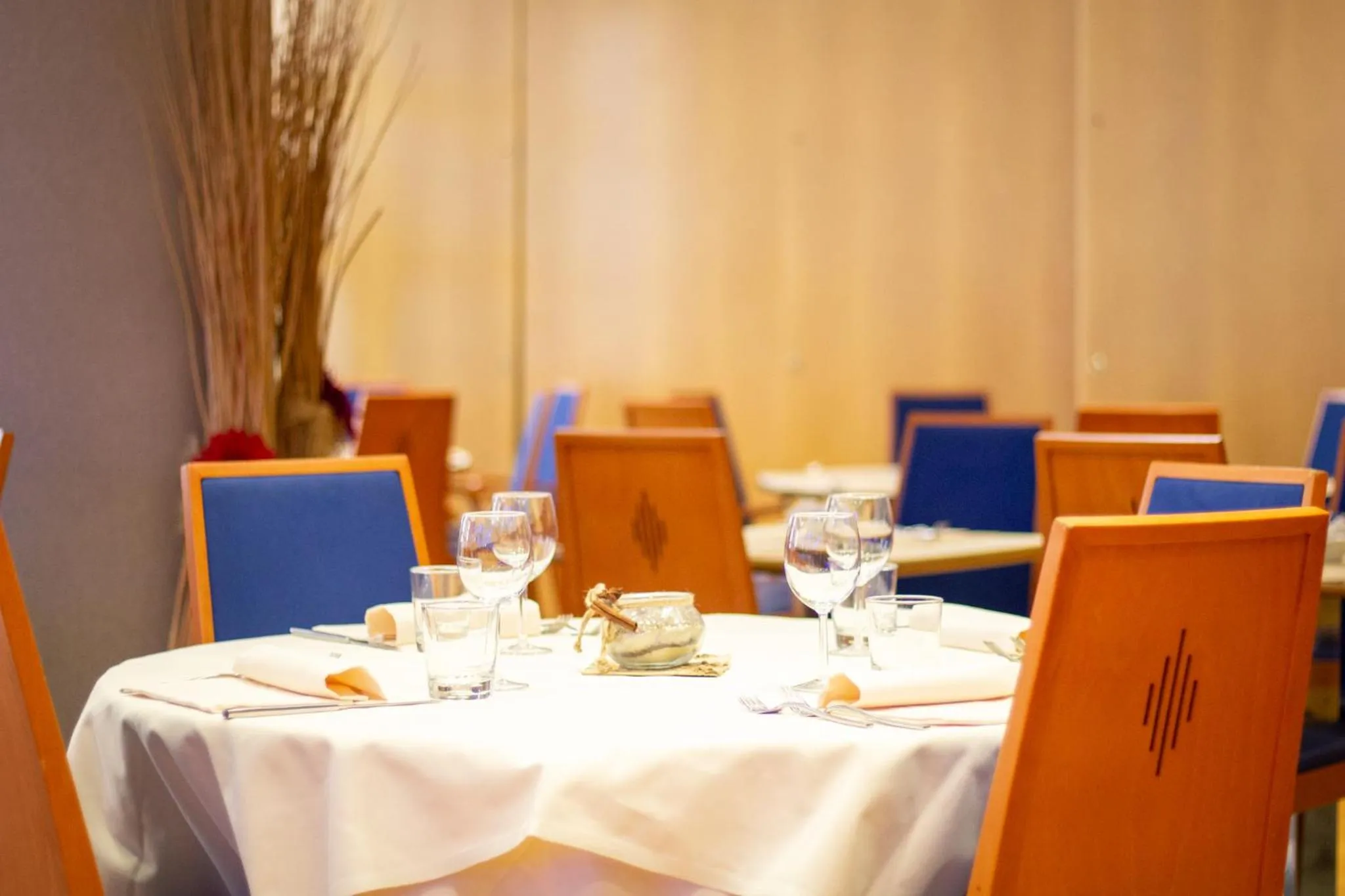 Restaurant/places to eat in Pacific Hotel Fortino