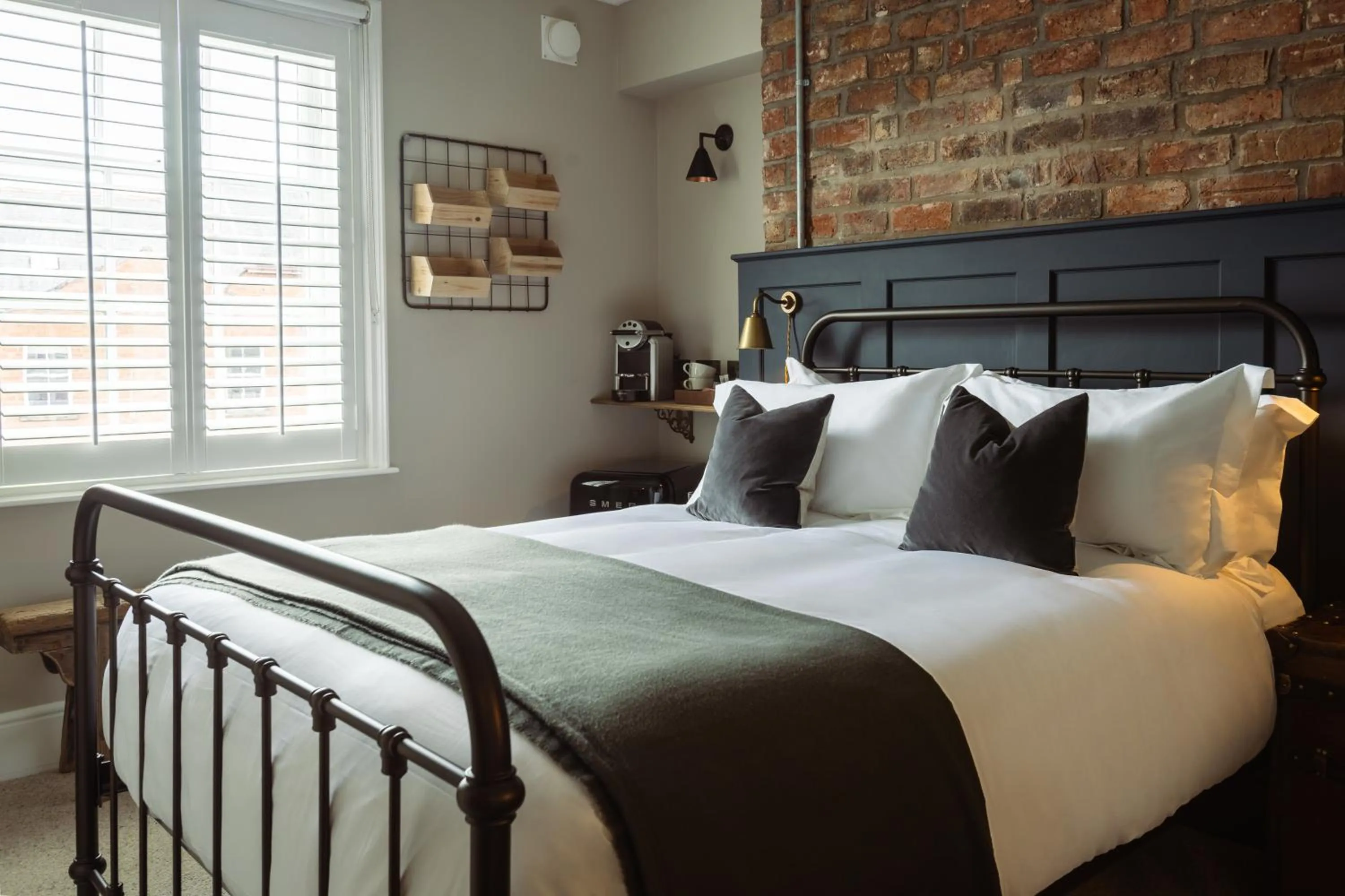 Bedroom, Bed in Regency House