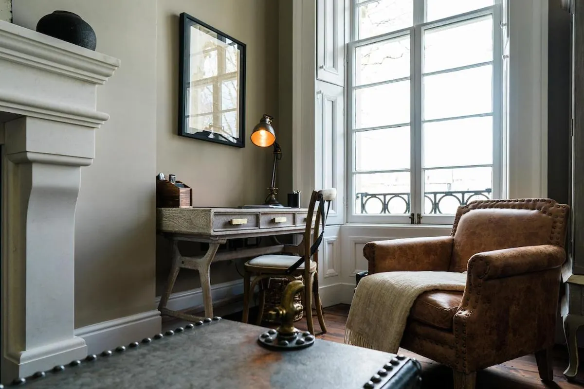 Living room in Regency House