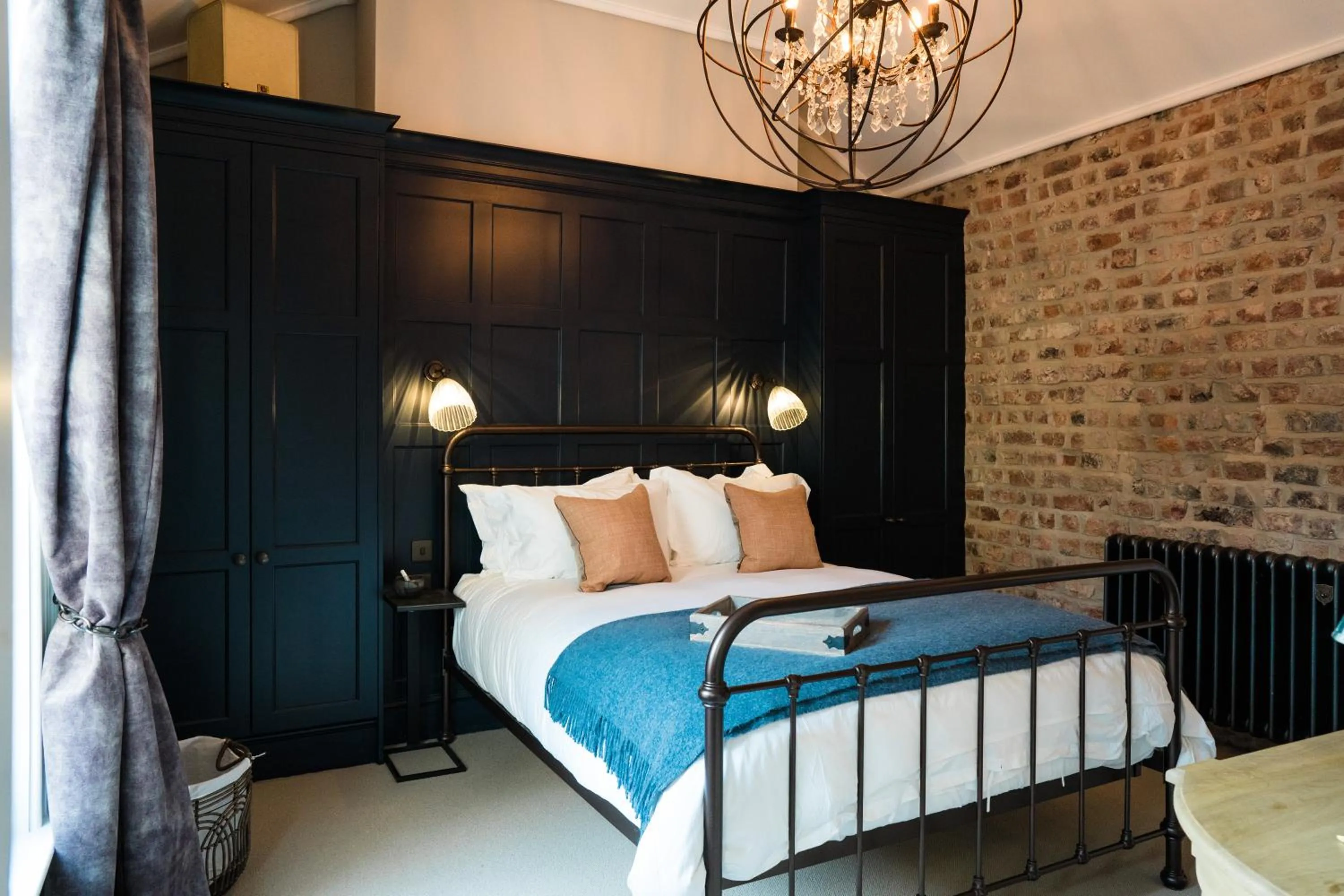 Bedroom, Bed in Regency House