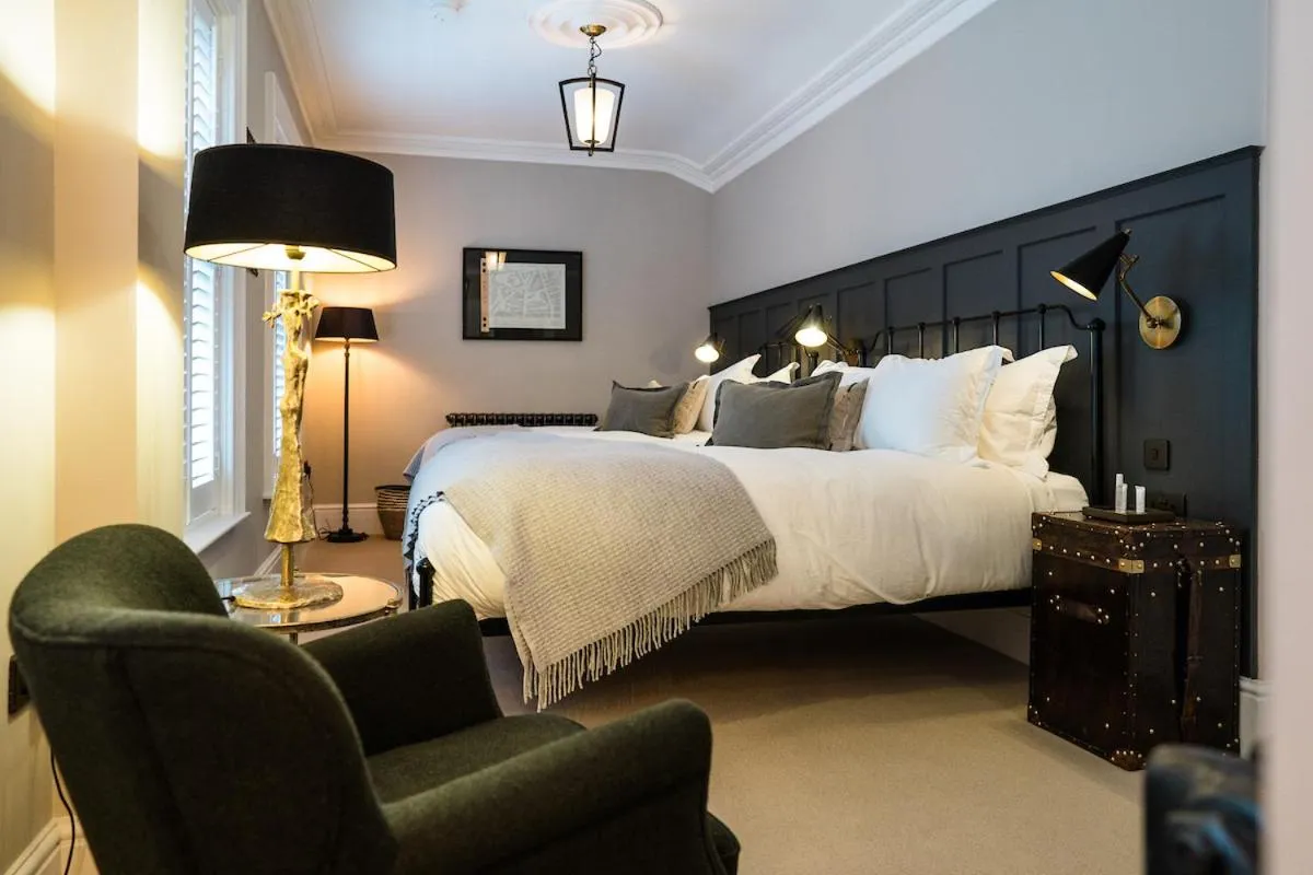 Bedroom, Bed in Regency House