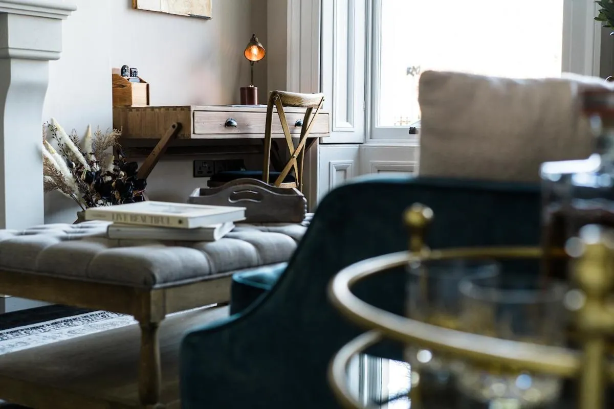 Living room in Regency House