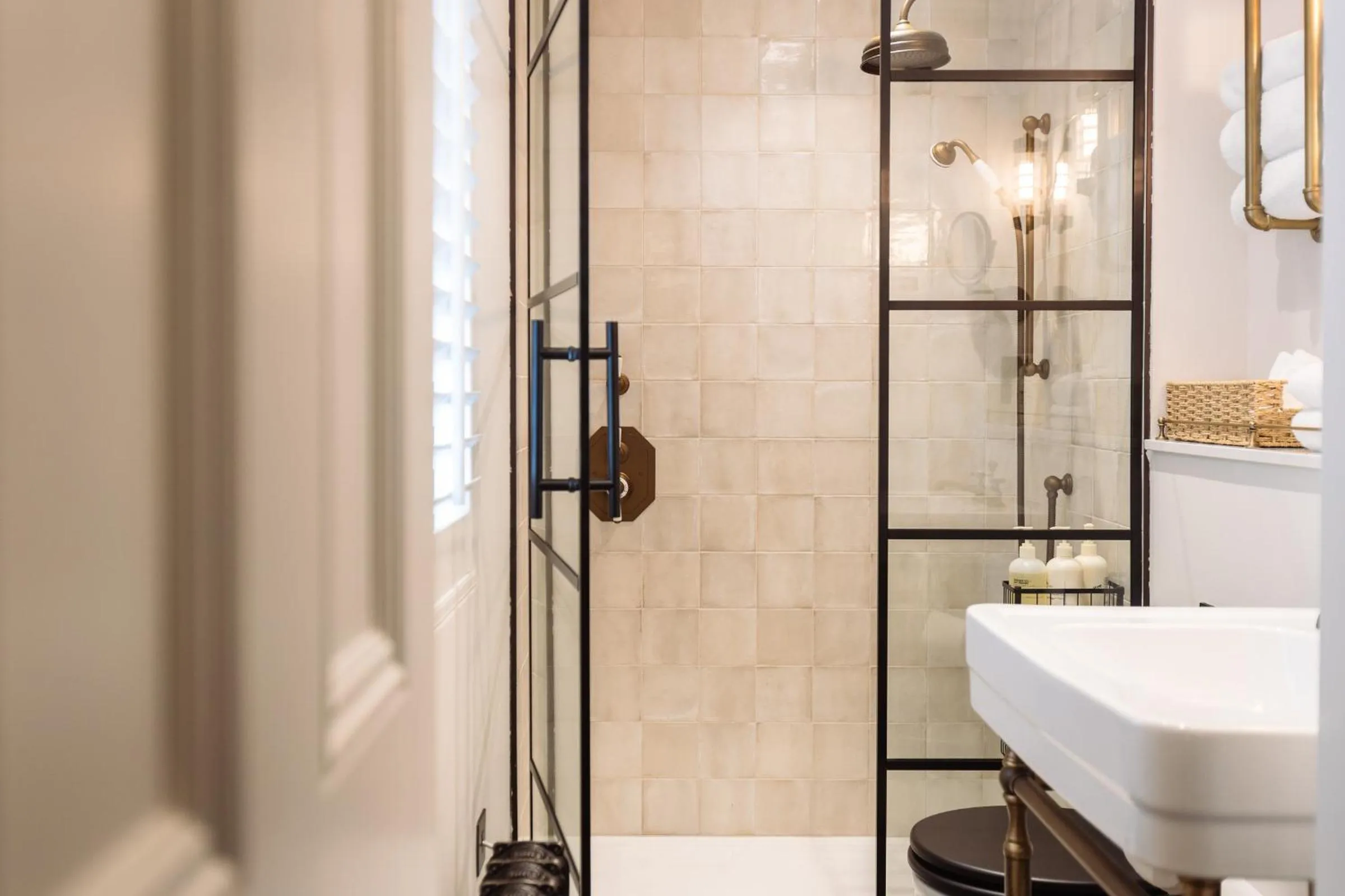 Shower in Regency House