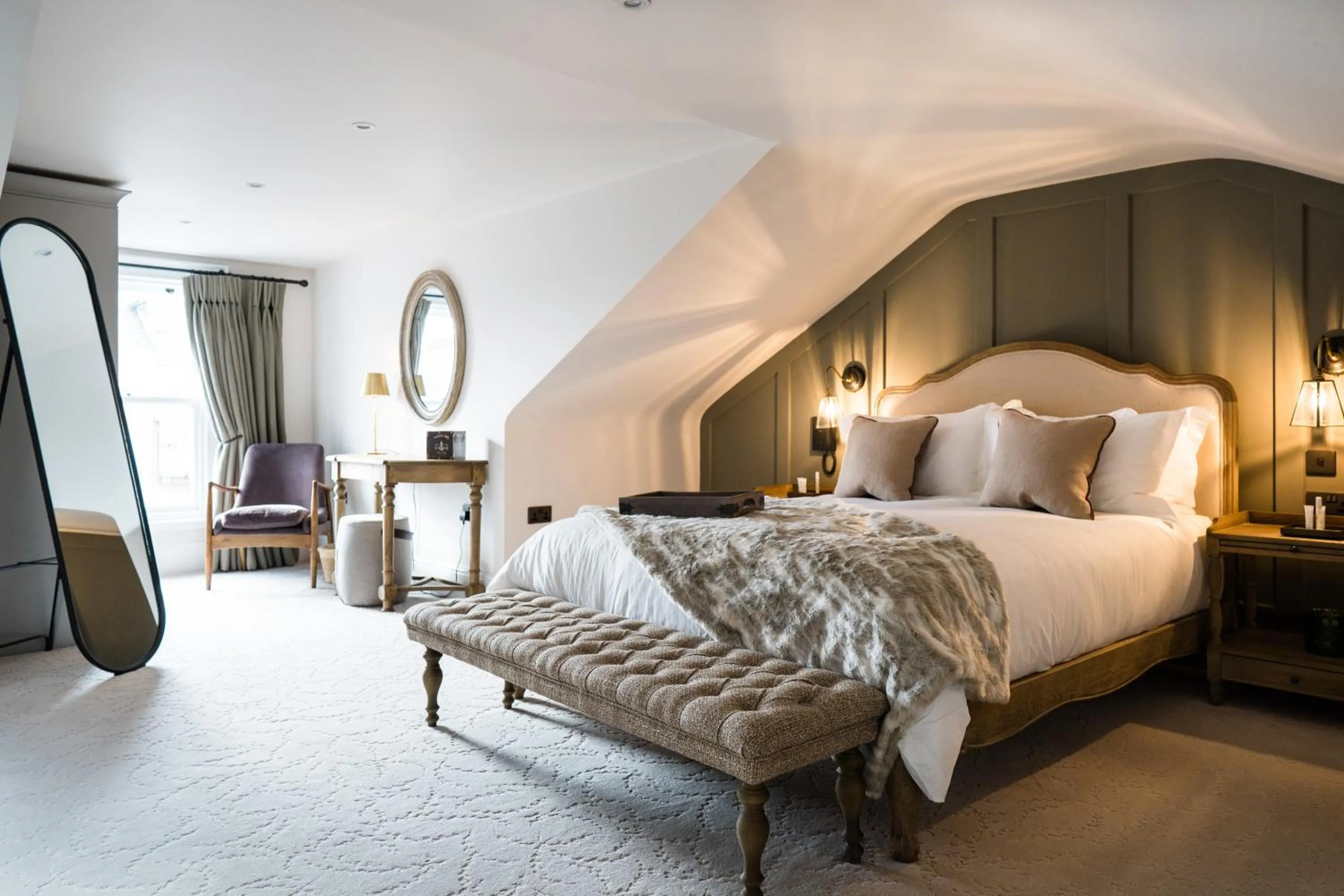 Bedroom, Bed in Regency House