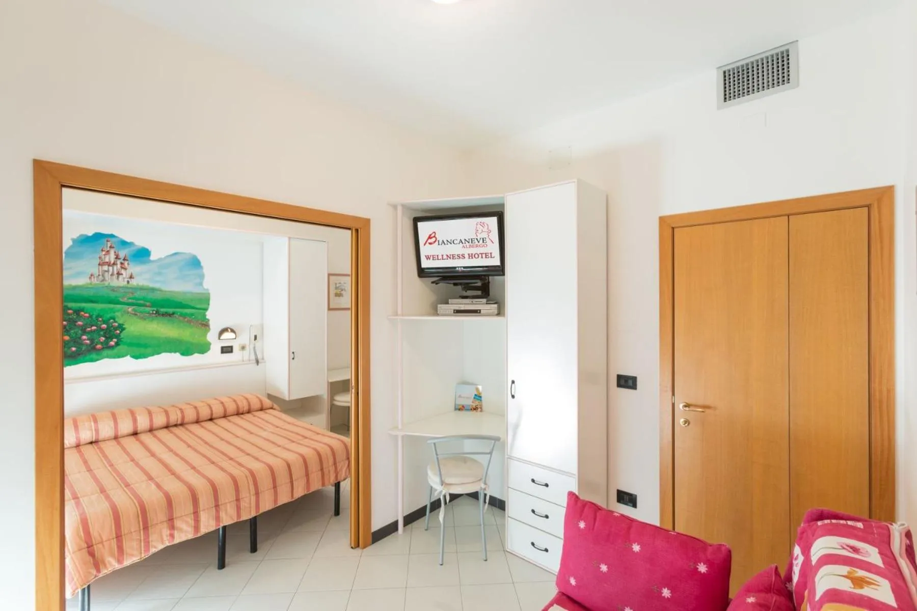 Bedroom, Bed in Hotel Biancaneve Wellness