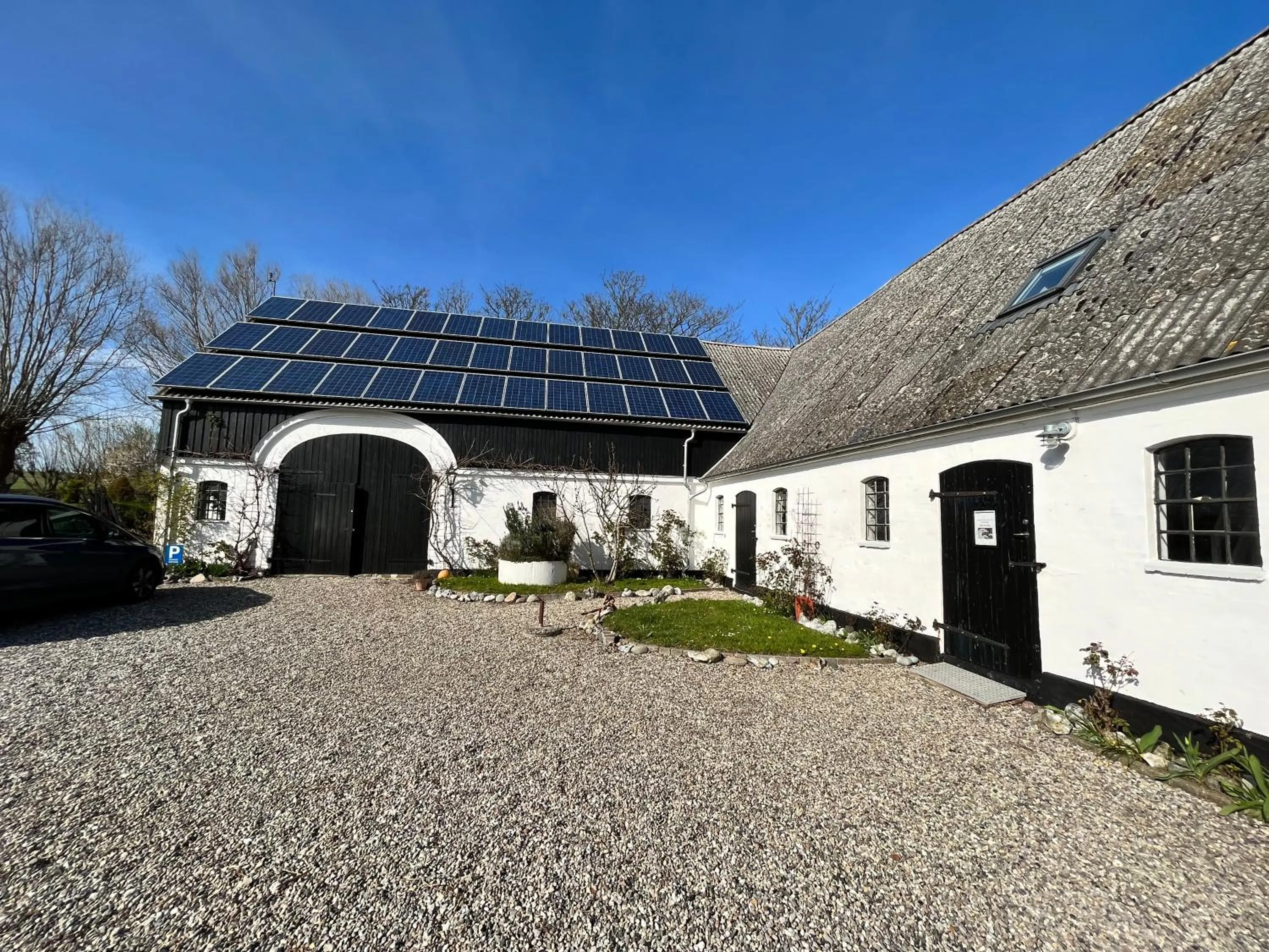 Property building in Apartment Ruhetgaard Bed & kitchen