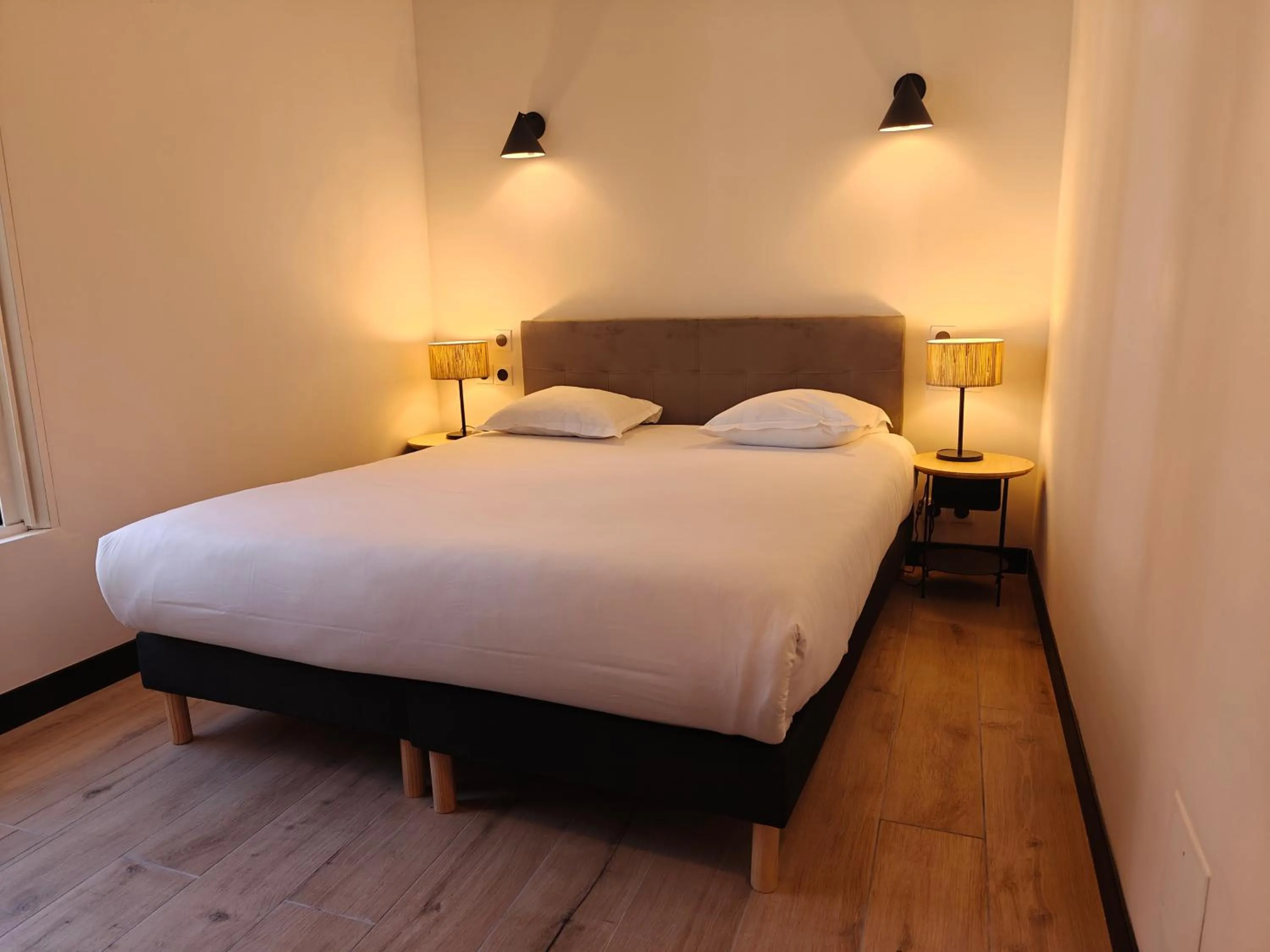 Bed in Hôtel l'Arena