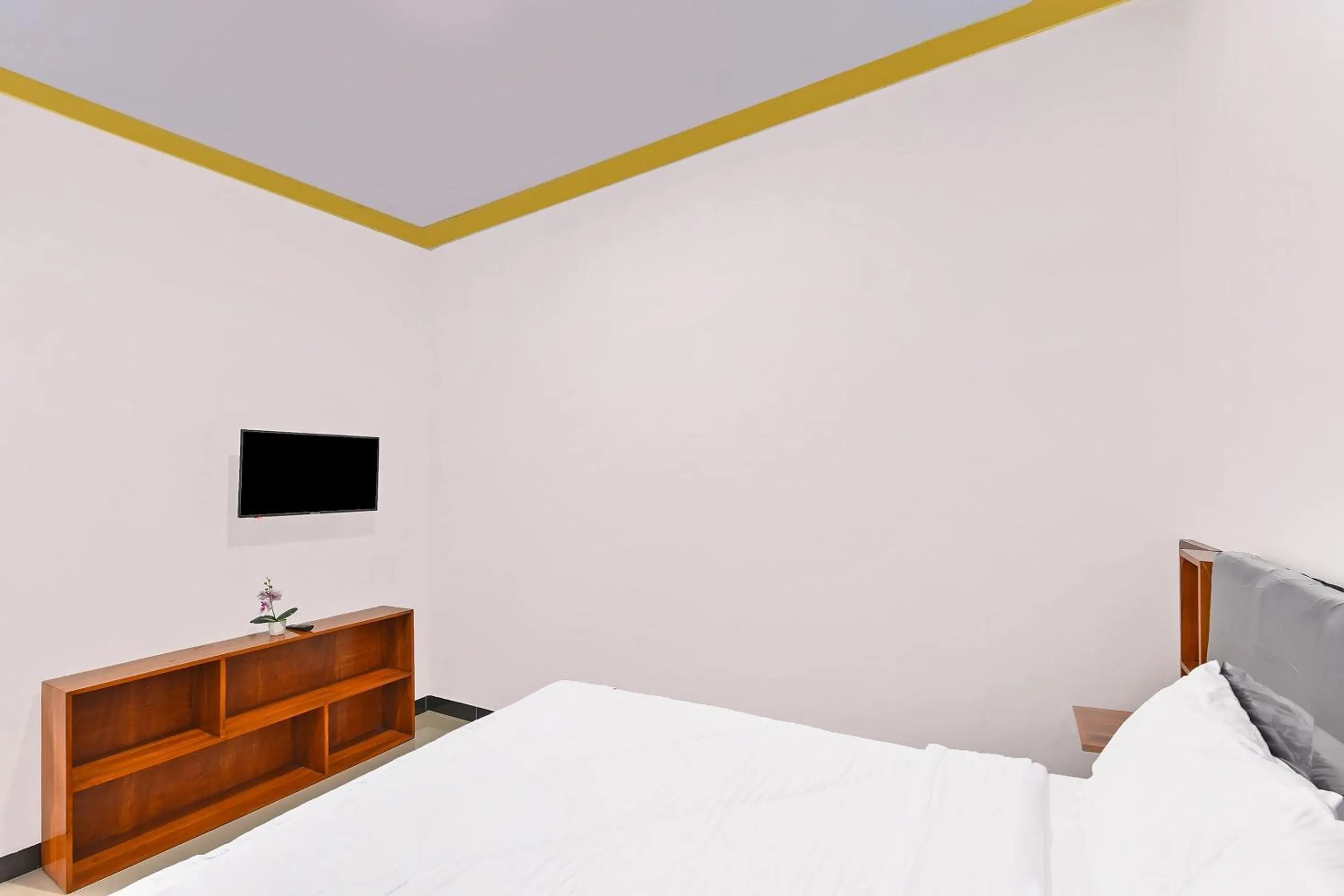 Bedroom, Bed in Hotel O Homestay Antara