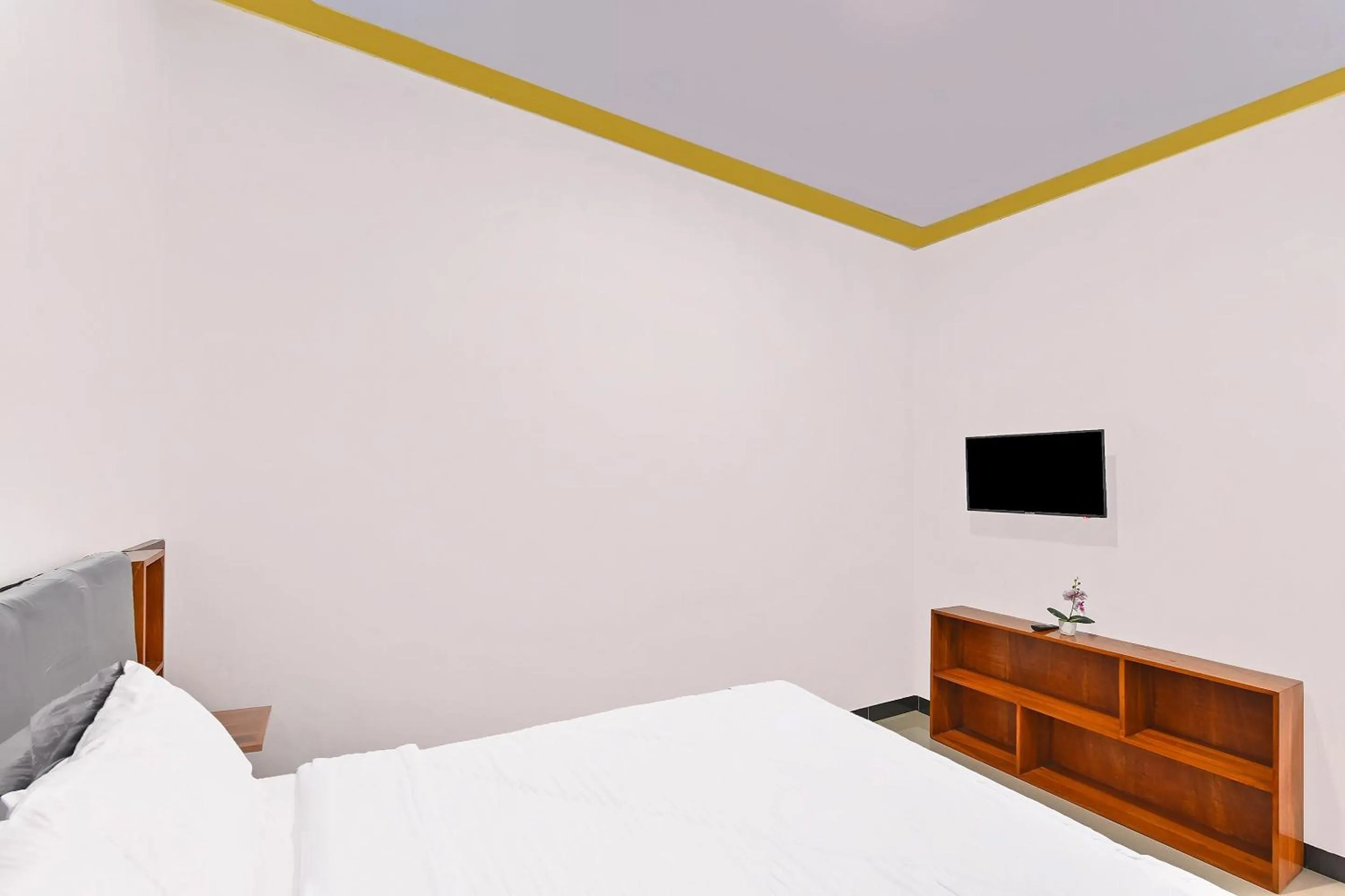 Bedroom, Bed in Hotel O Homestay Antara