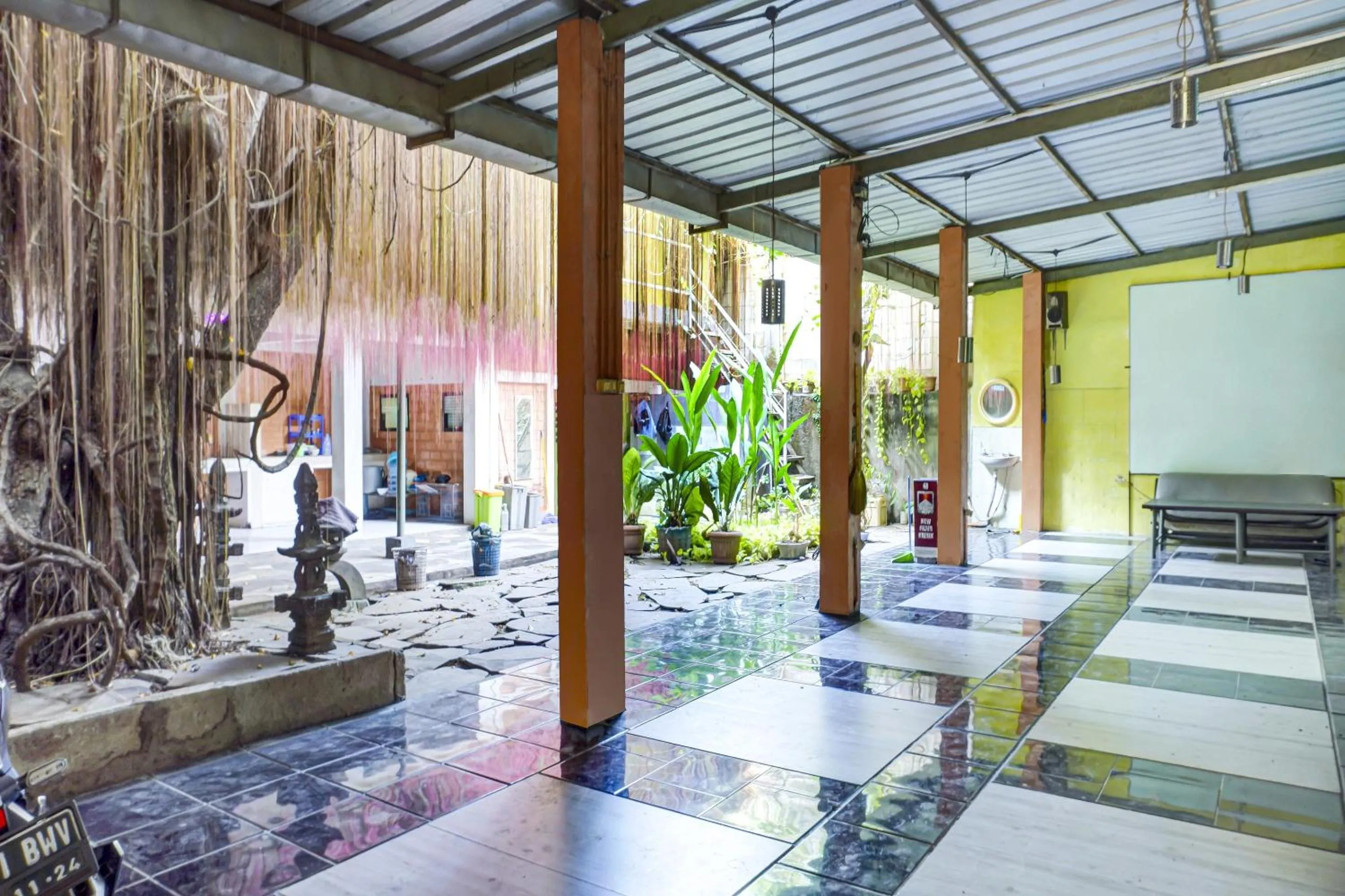 Lobby or reception in OYO Life 91205 Rindang Guesthouse Syariah