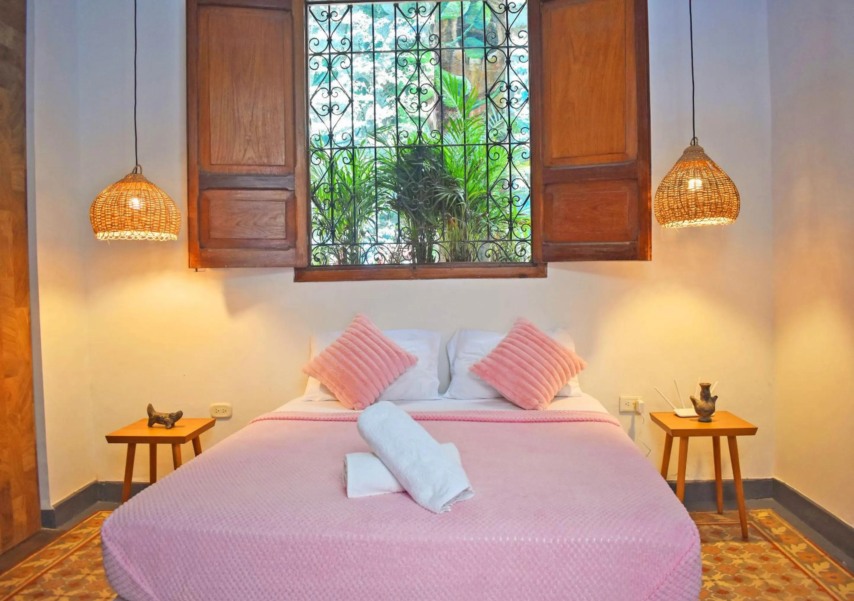 Bed in Casa Rosa - Alma Hotels