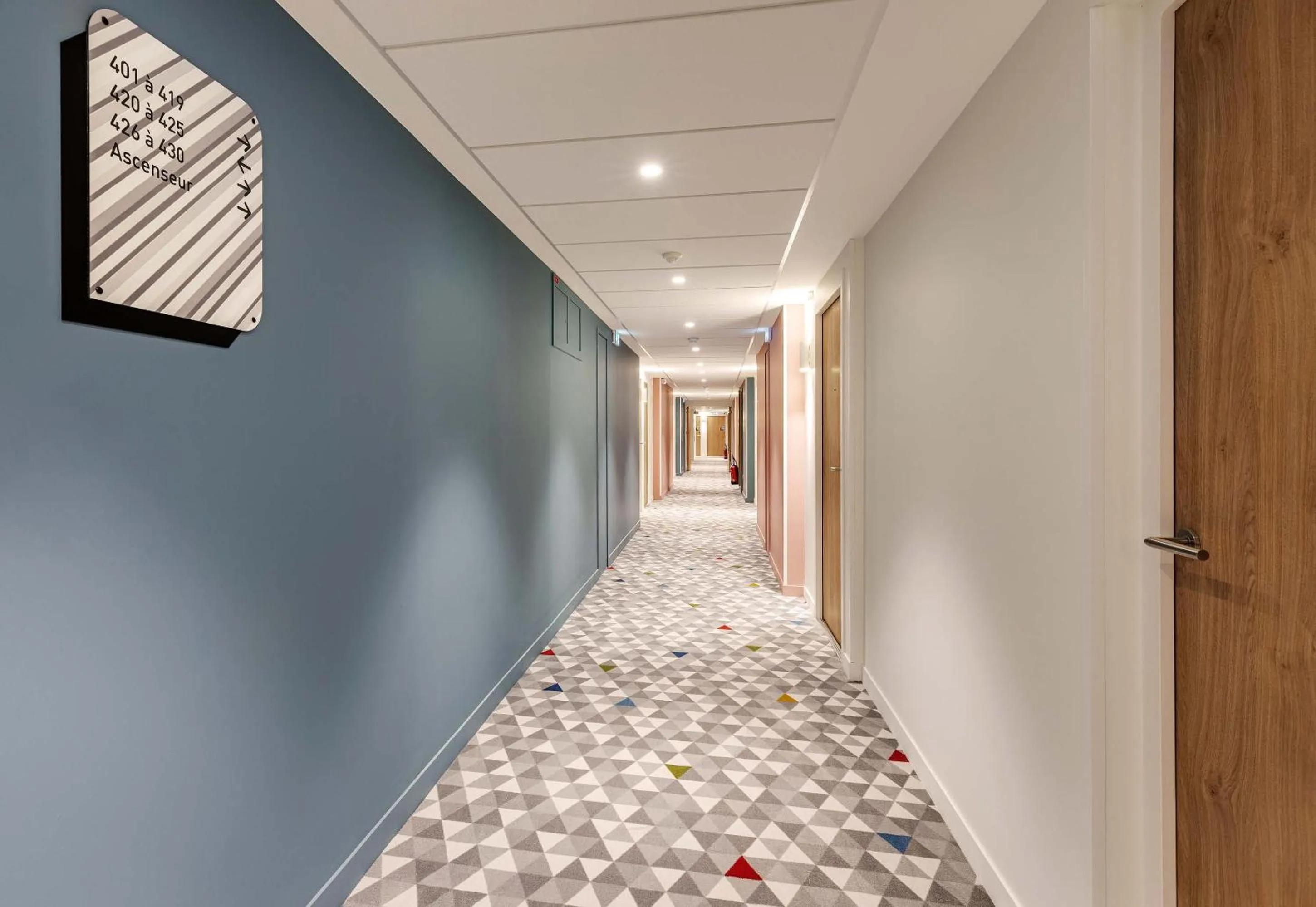 Decorative detail in B&B HOTEL Lille Lillenium Eurasanté