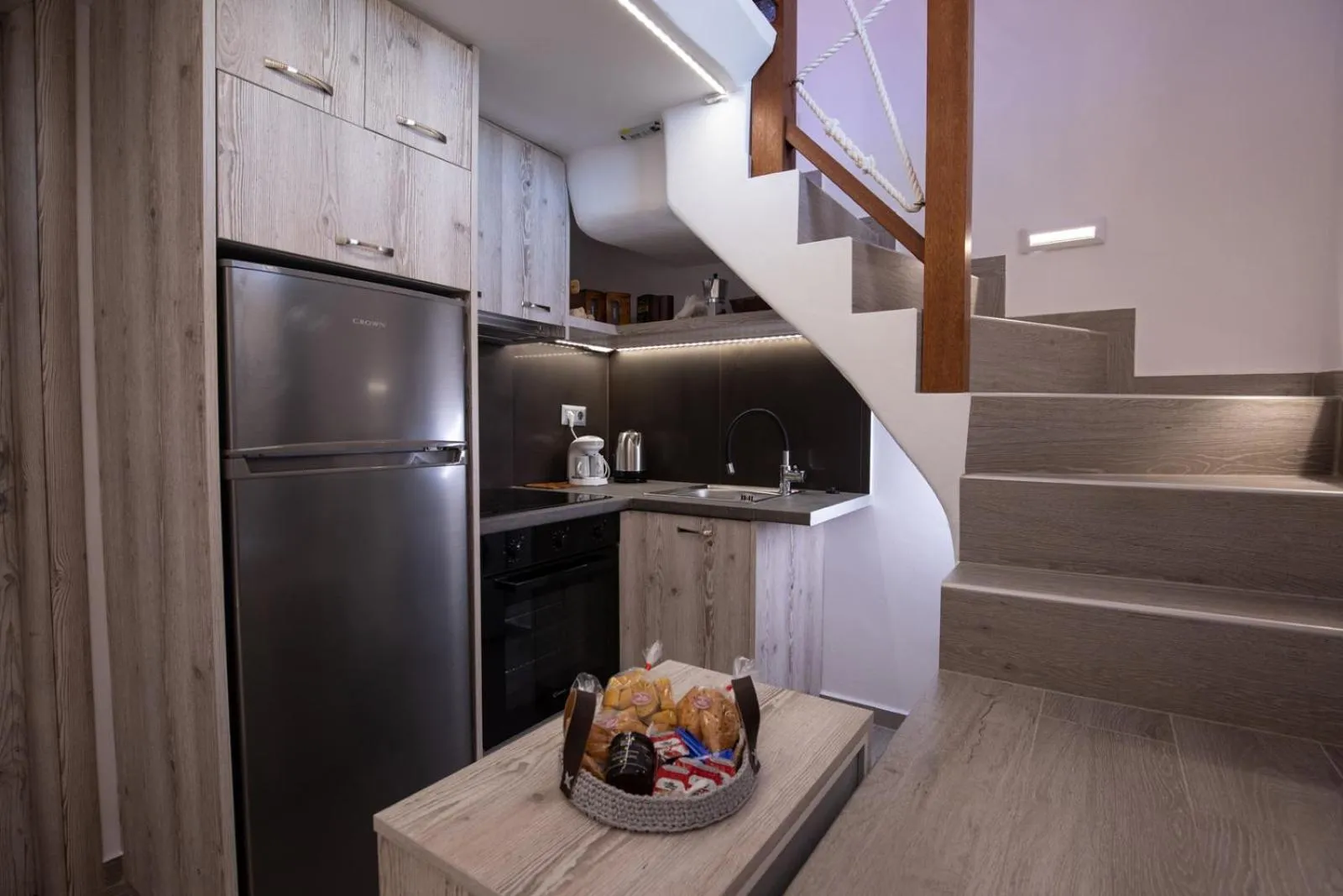 Kitchen or kitchenette in Primrose Apartments