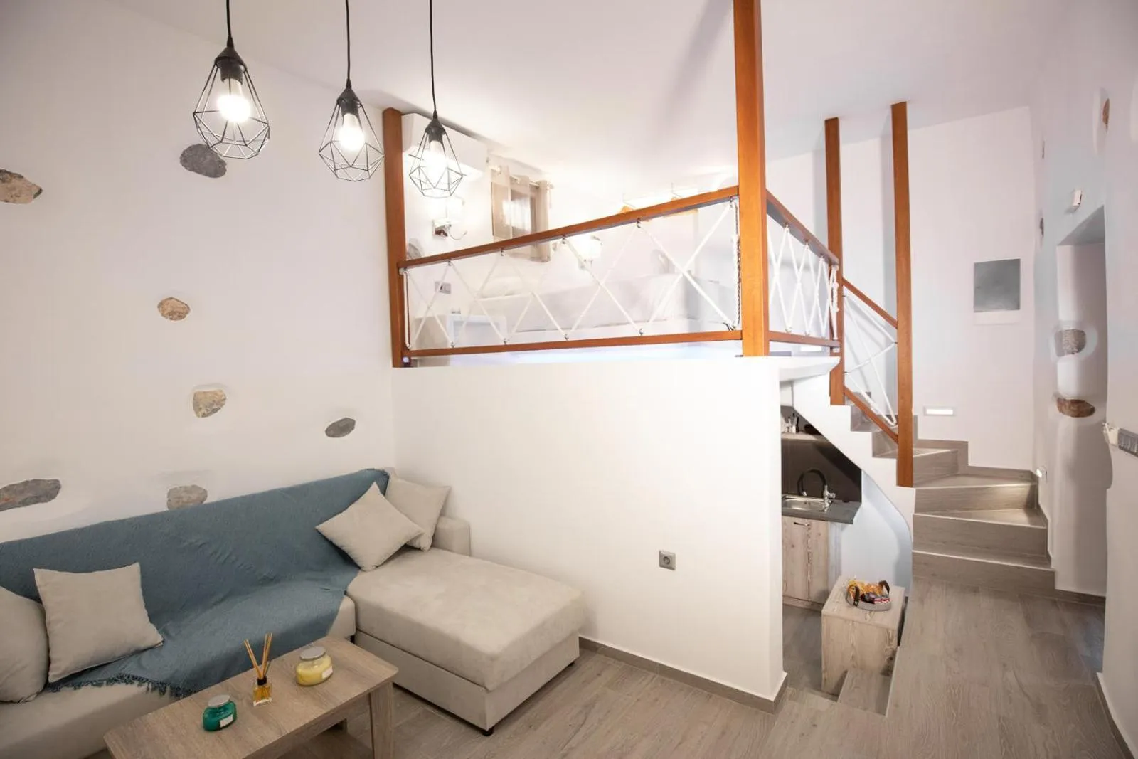 Photo of the whole room in Primrose Apartments