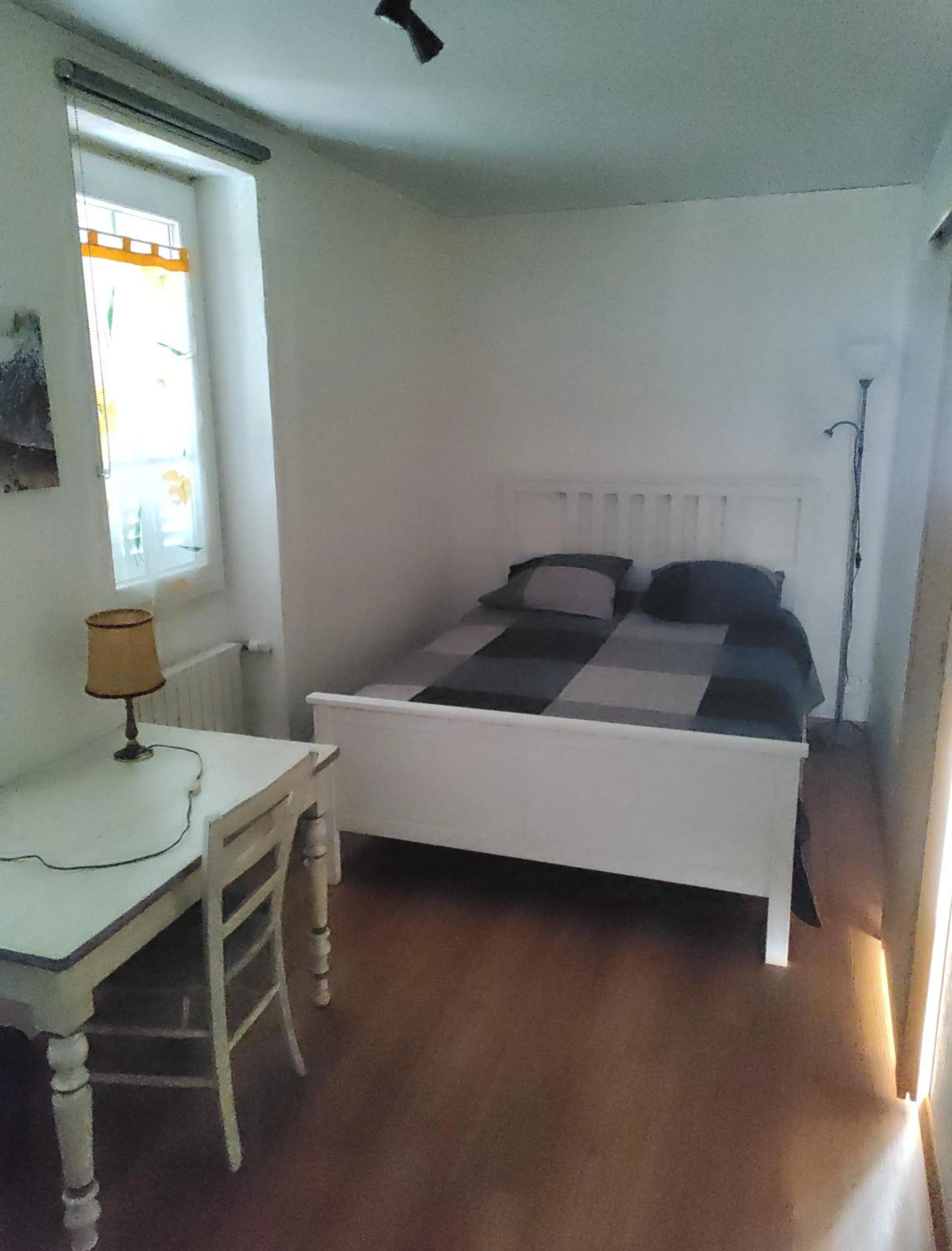 Bedroom, Bed in Calme au Canal de Centre