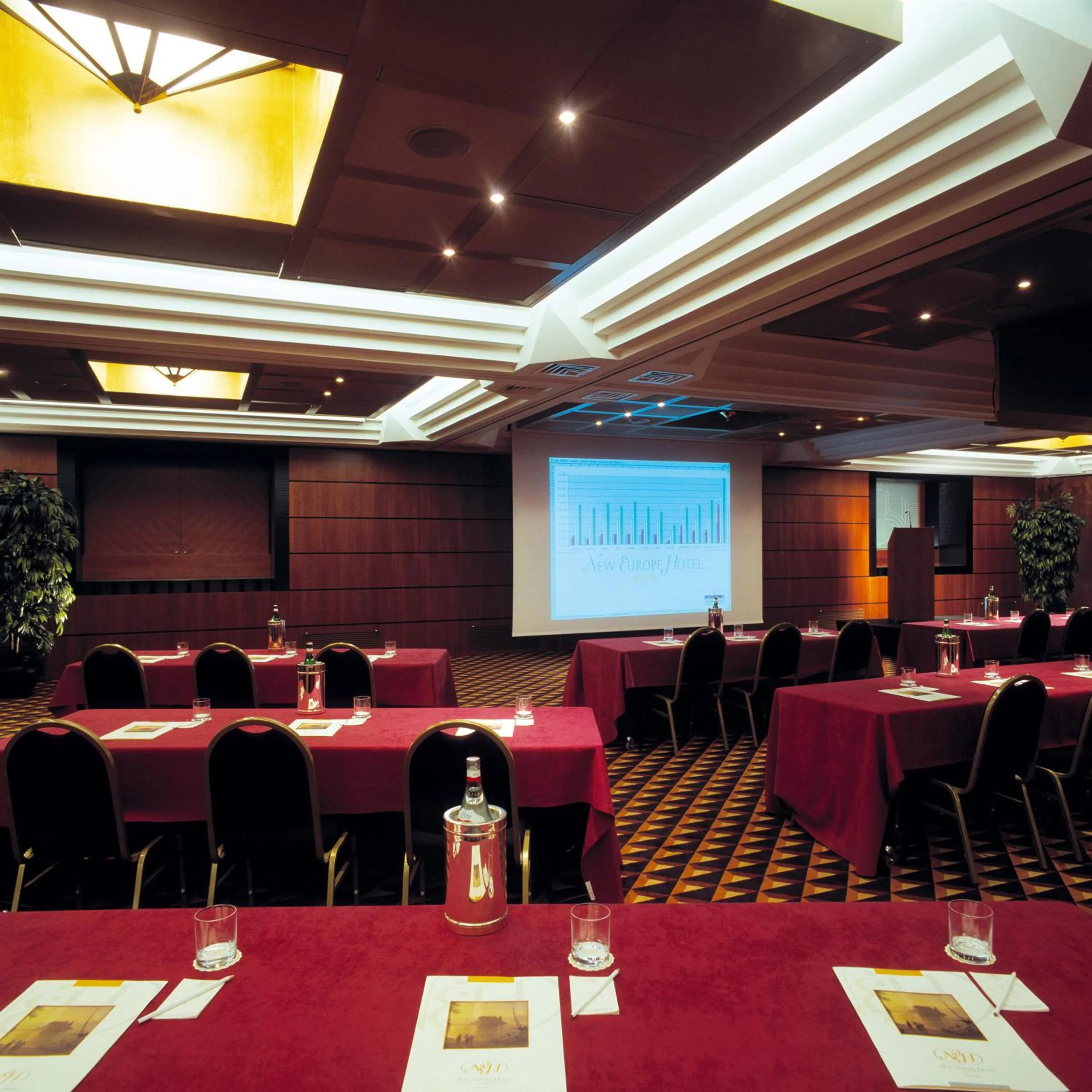 Business facilities in Ramada by Wyndham Naples