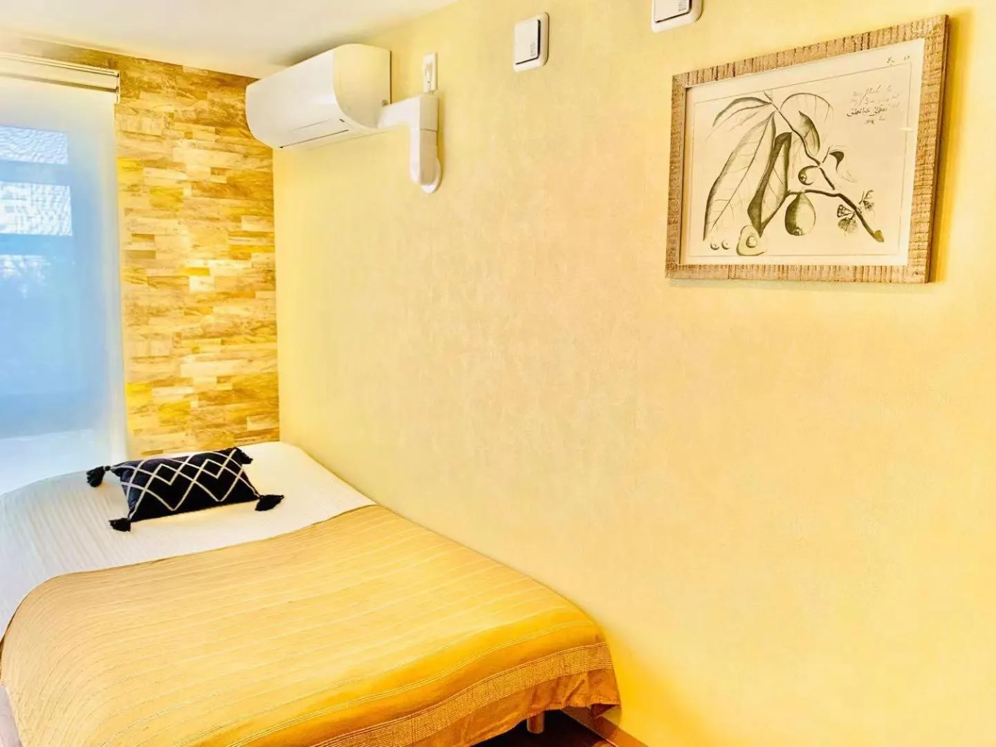 Decorative detail, Bed in TIME SHARING STAY Ikebukuro