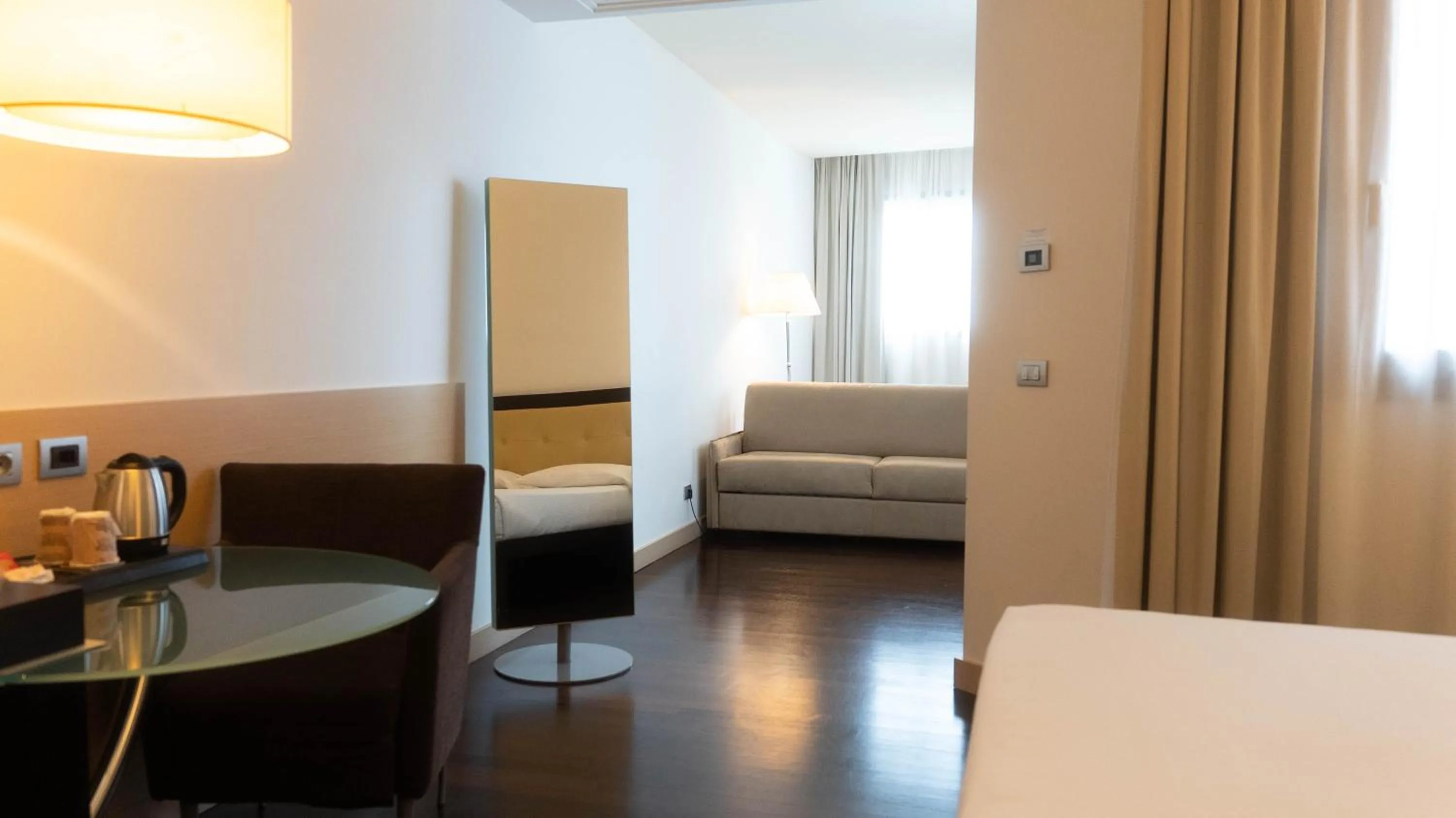 Bedroom, Bed in Hotel Cruise