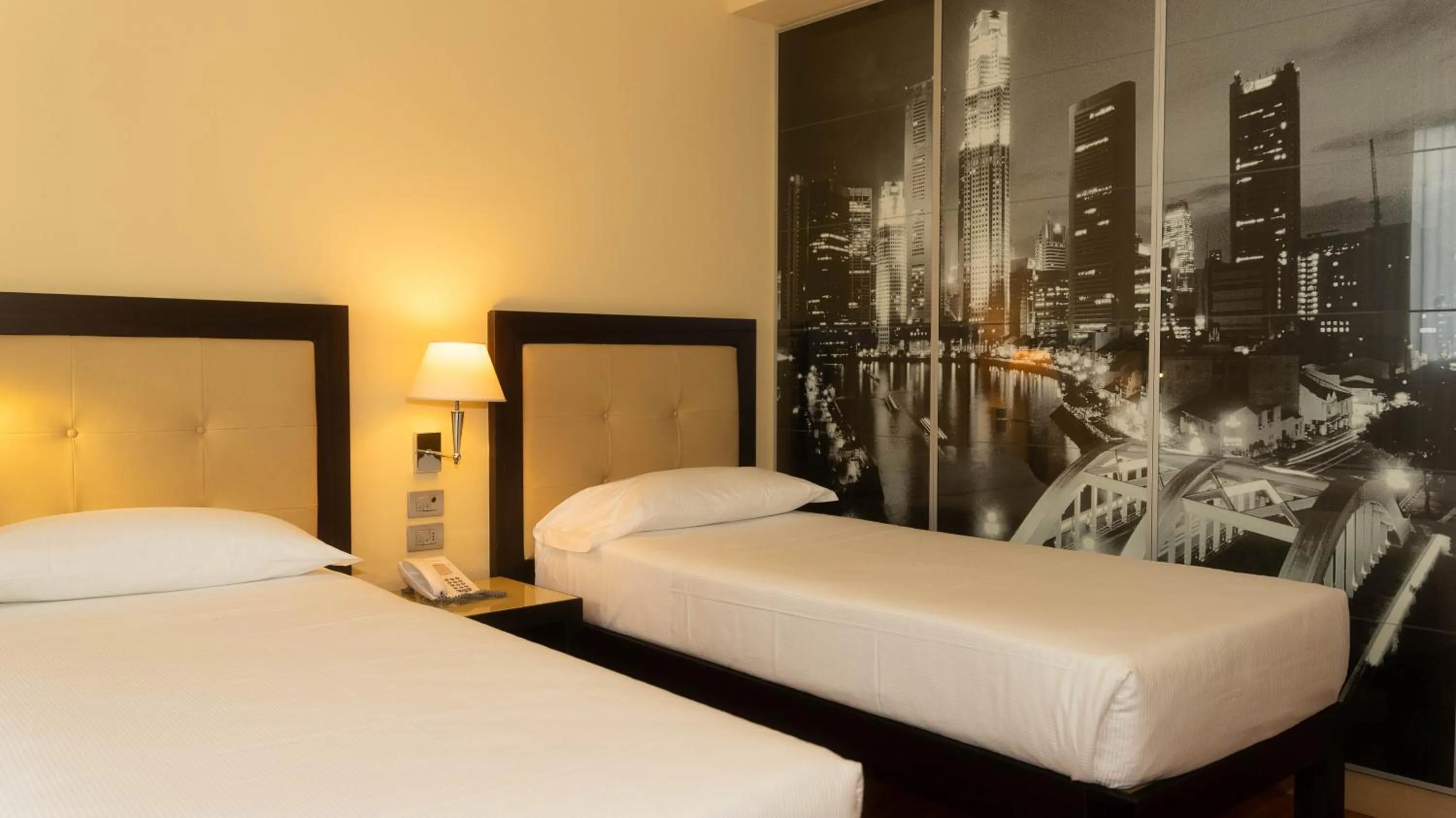 Bedroom, Bed in Hotel Cruise