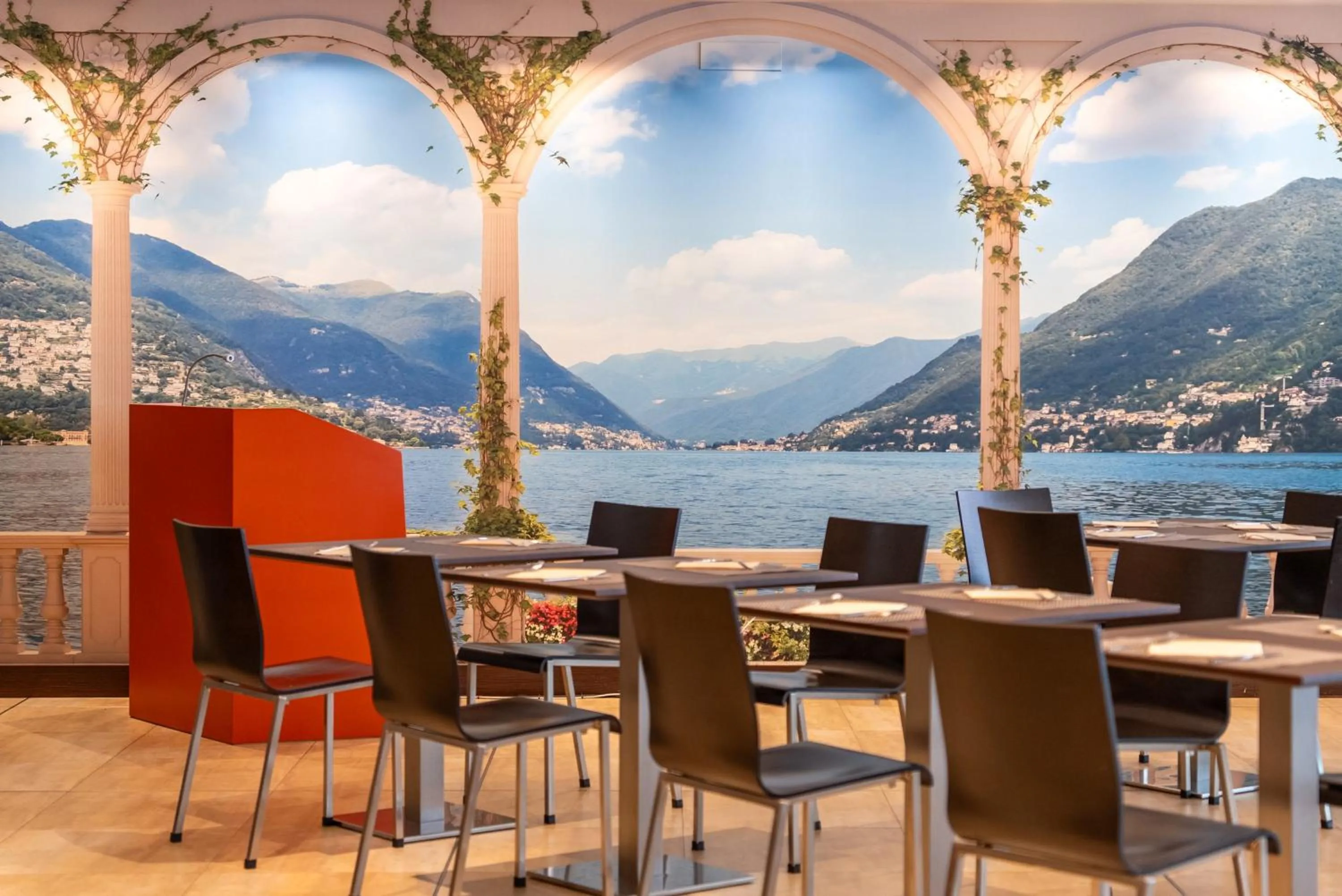 Restaurant/places to eat in Hotel Cruise