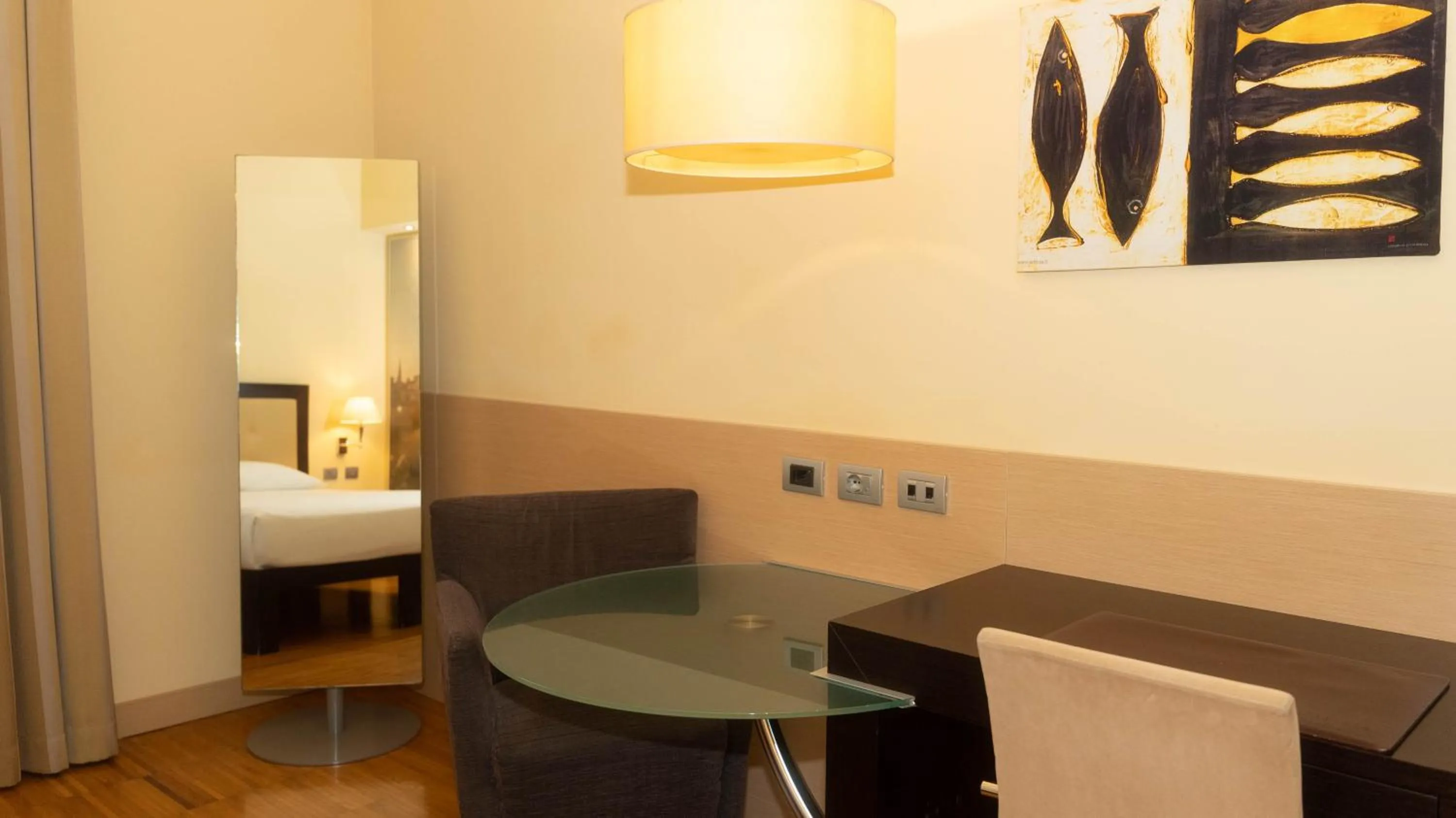 Seating area, Bed in Hotel Cruise