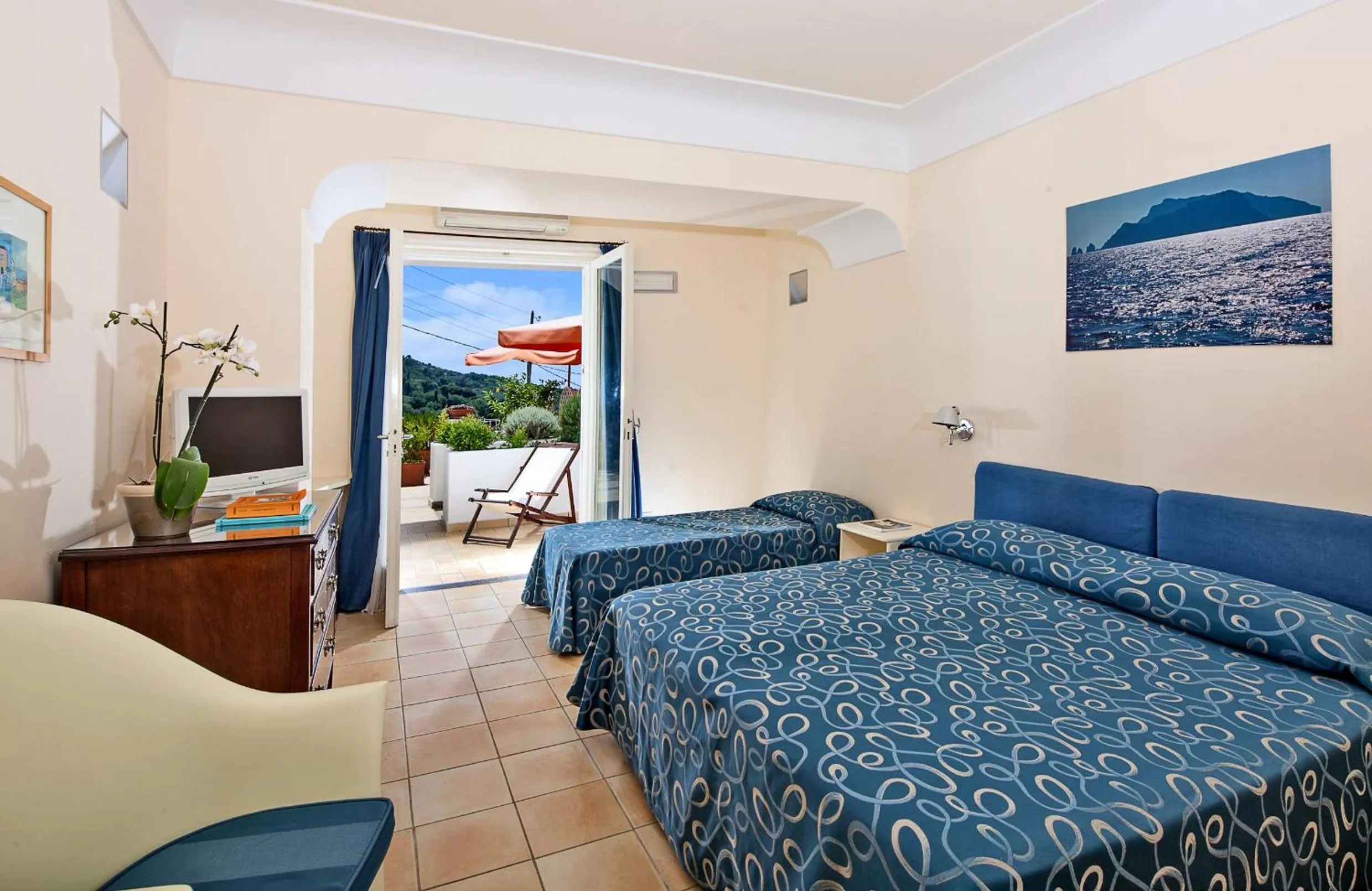 Photo of the whole room, Bed in Hotel Senaria