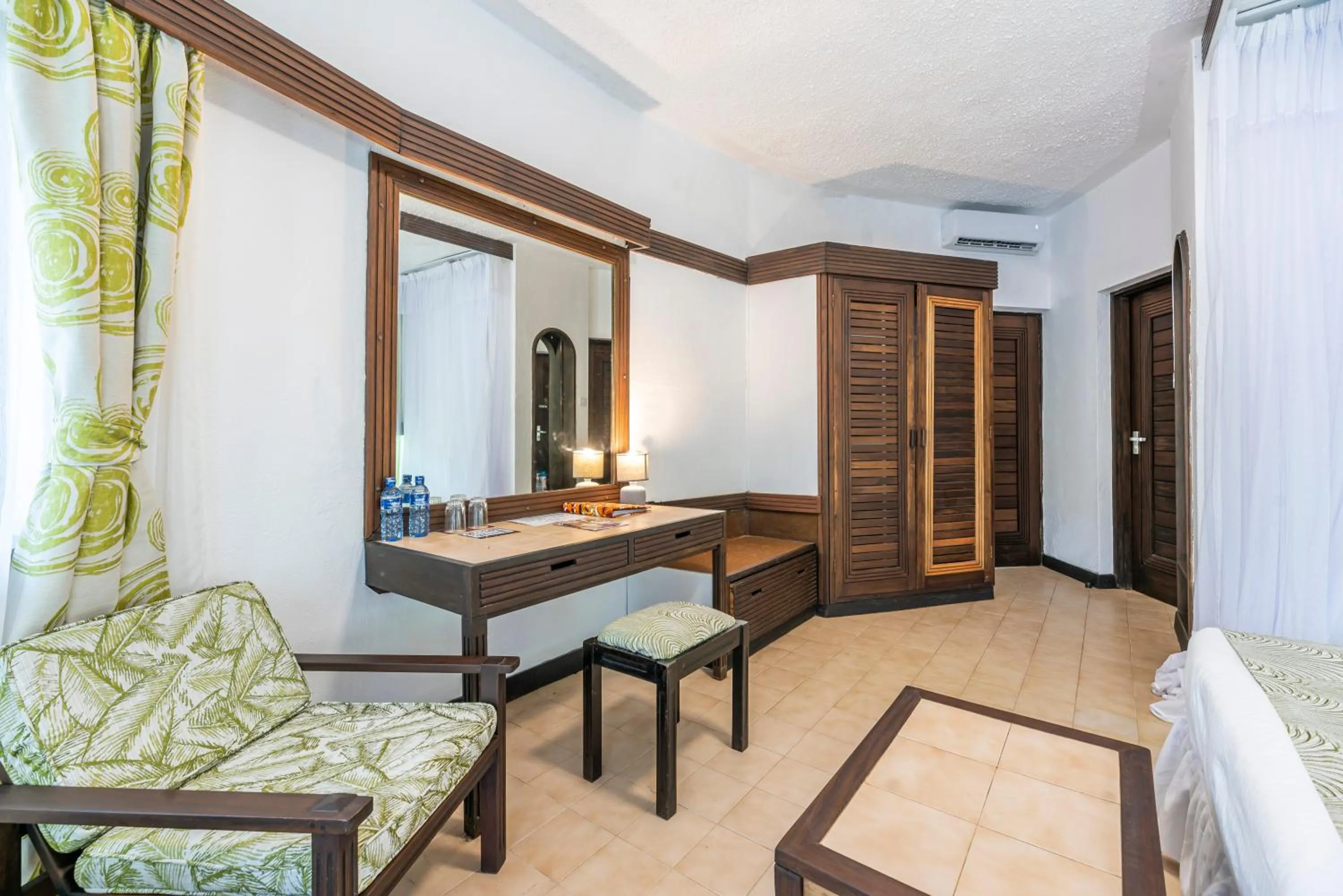 Seating area in Safari Beach Hotel