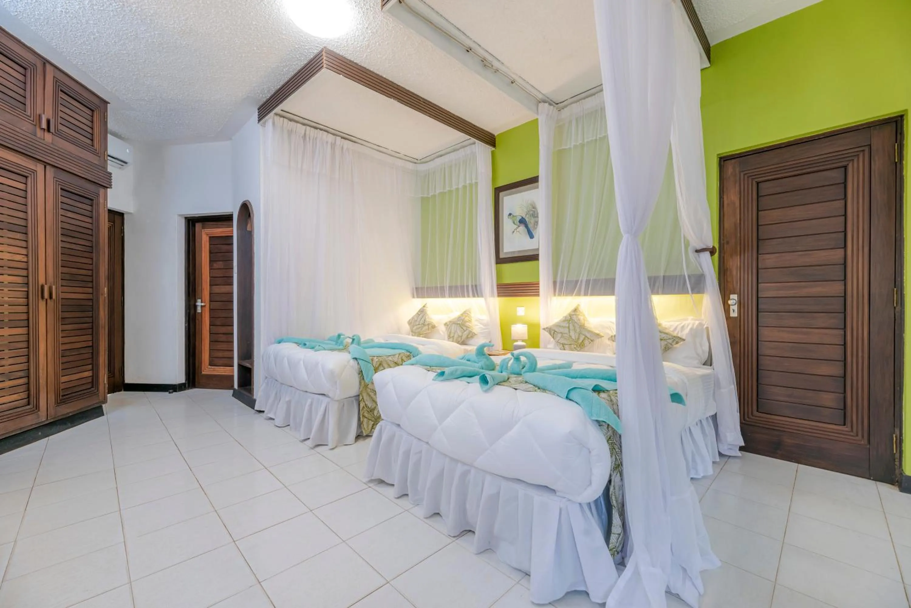 Bed in Safari Beach Hotel