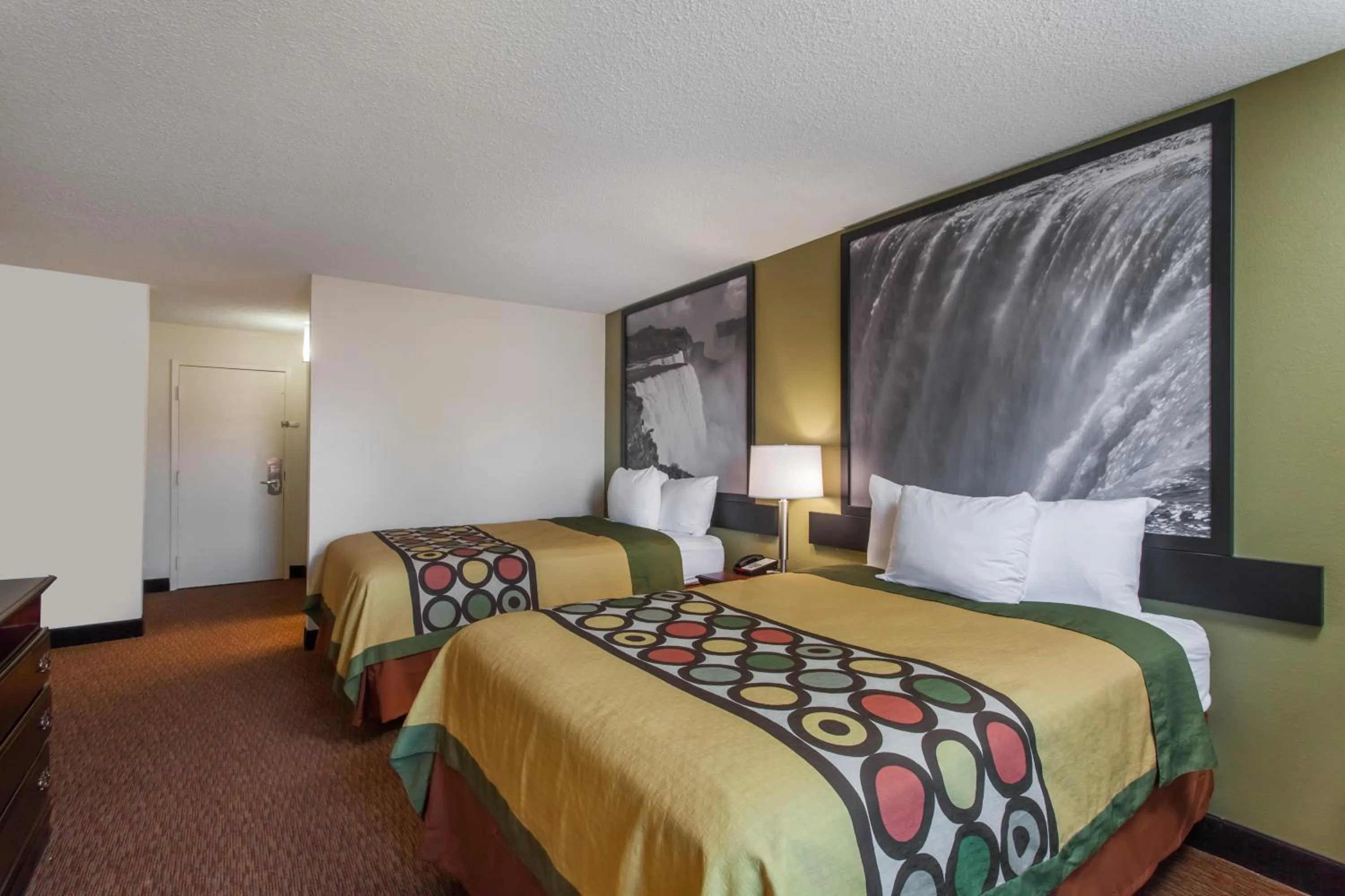 Photo of the whole room, Bed in Super 8 by Wyndham Hamburg