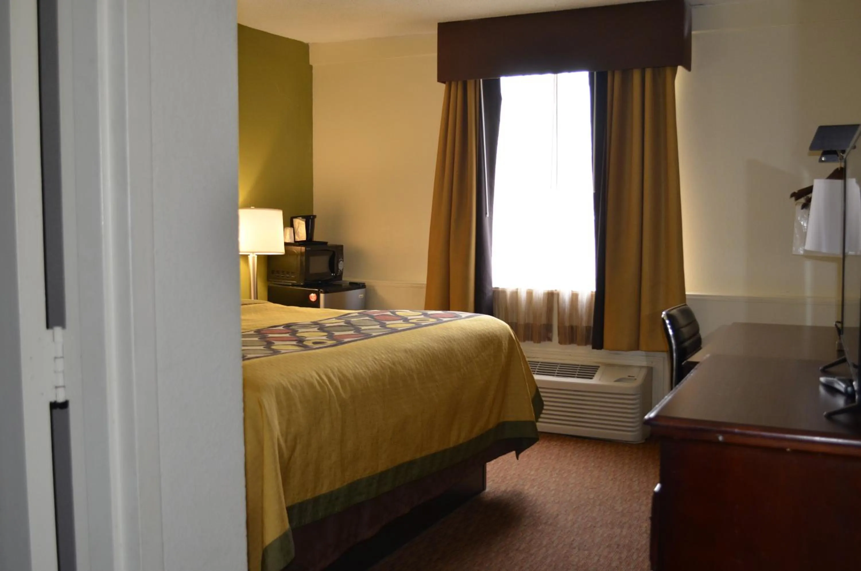 Bed in Super 8 by Wyndham Hamburg