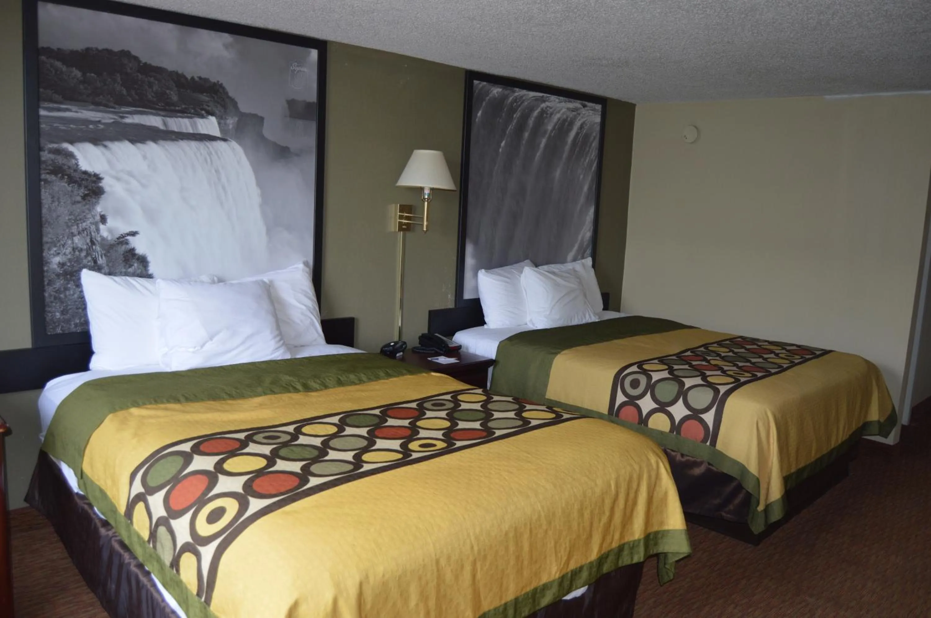 Bed in Super 8 by Wyndham Hamburg