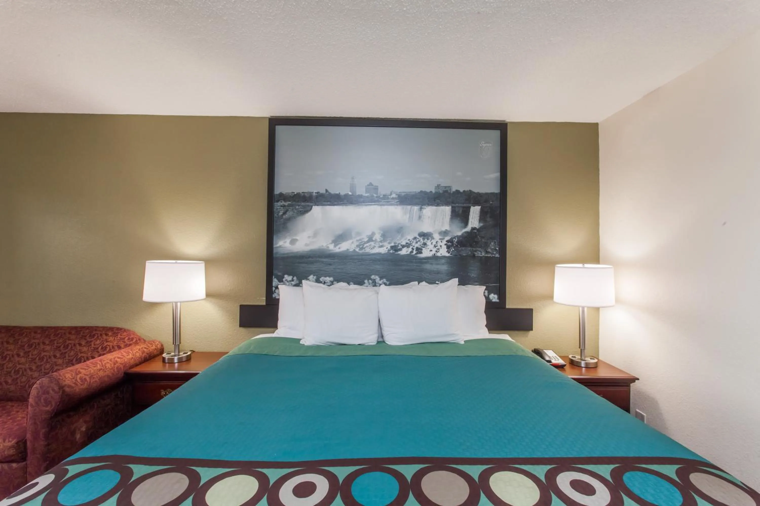 Photo of the whole room, Bed in Super 8 by Wyndham Hamburg