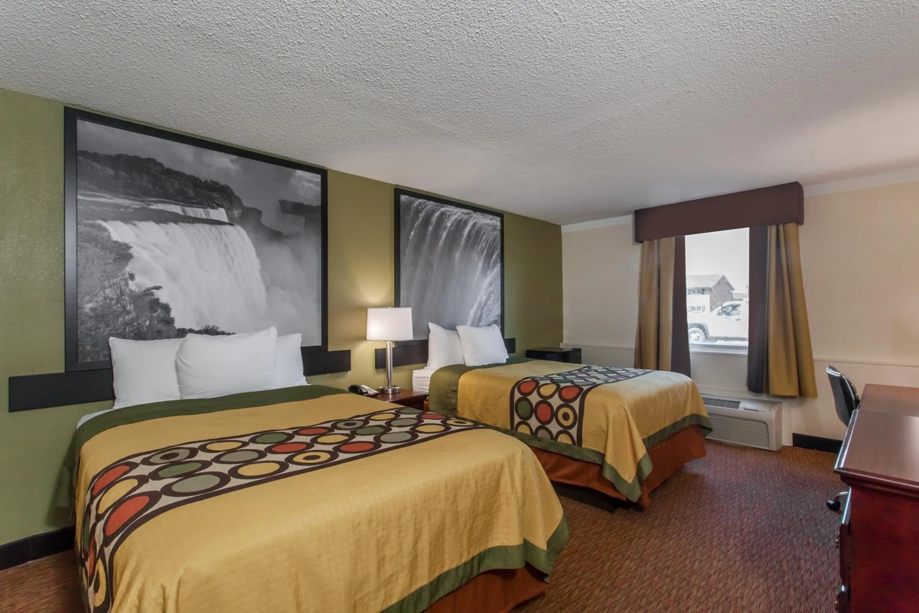 Photo of the whole room, Bed in Super 8 by Wyndham Hamburg