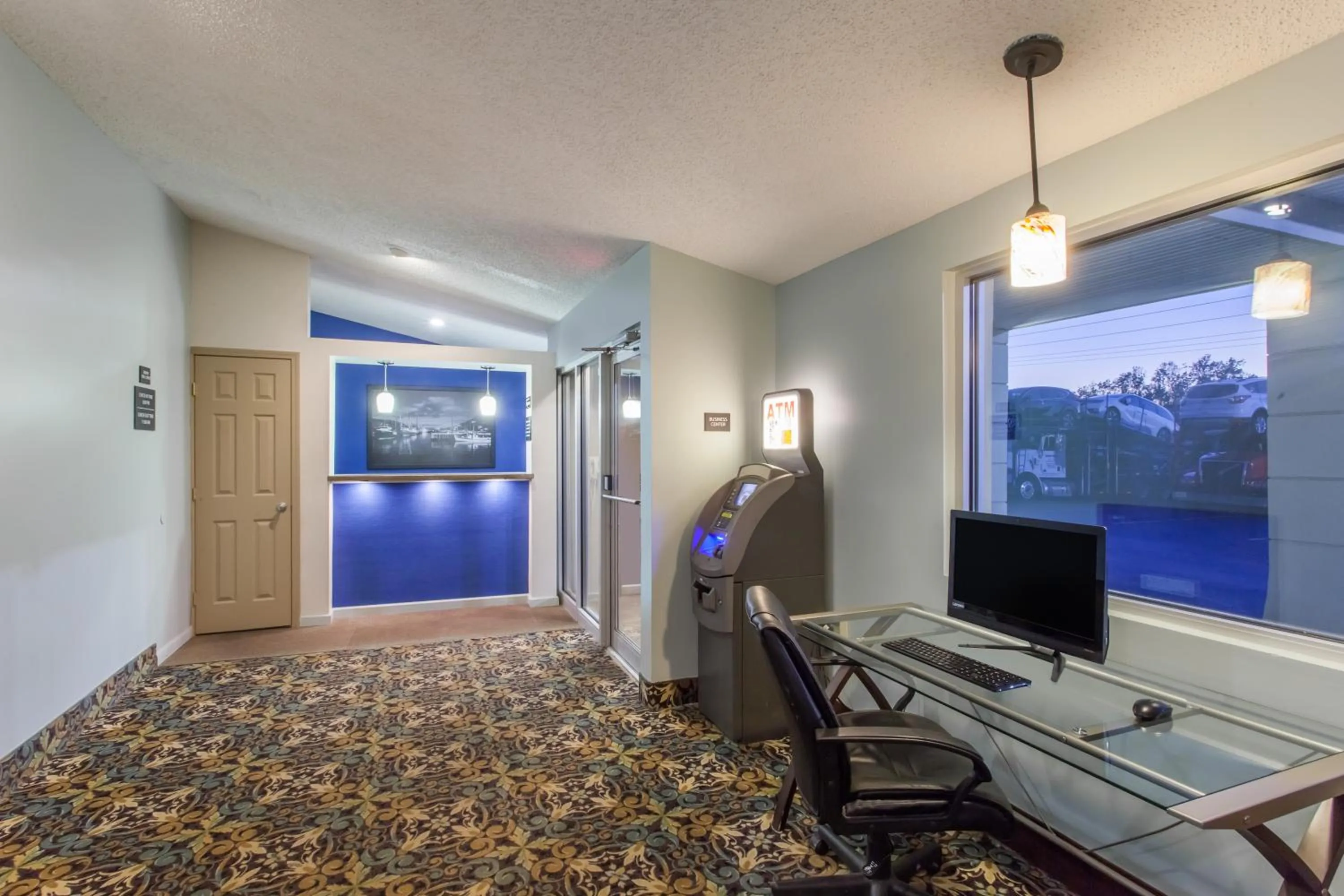 Business facilities, TV/Entertainment Center in Super 8 by Wyndham Hamburg