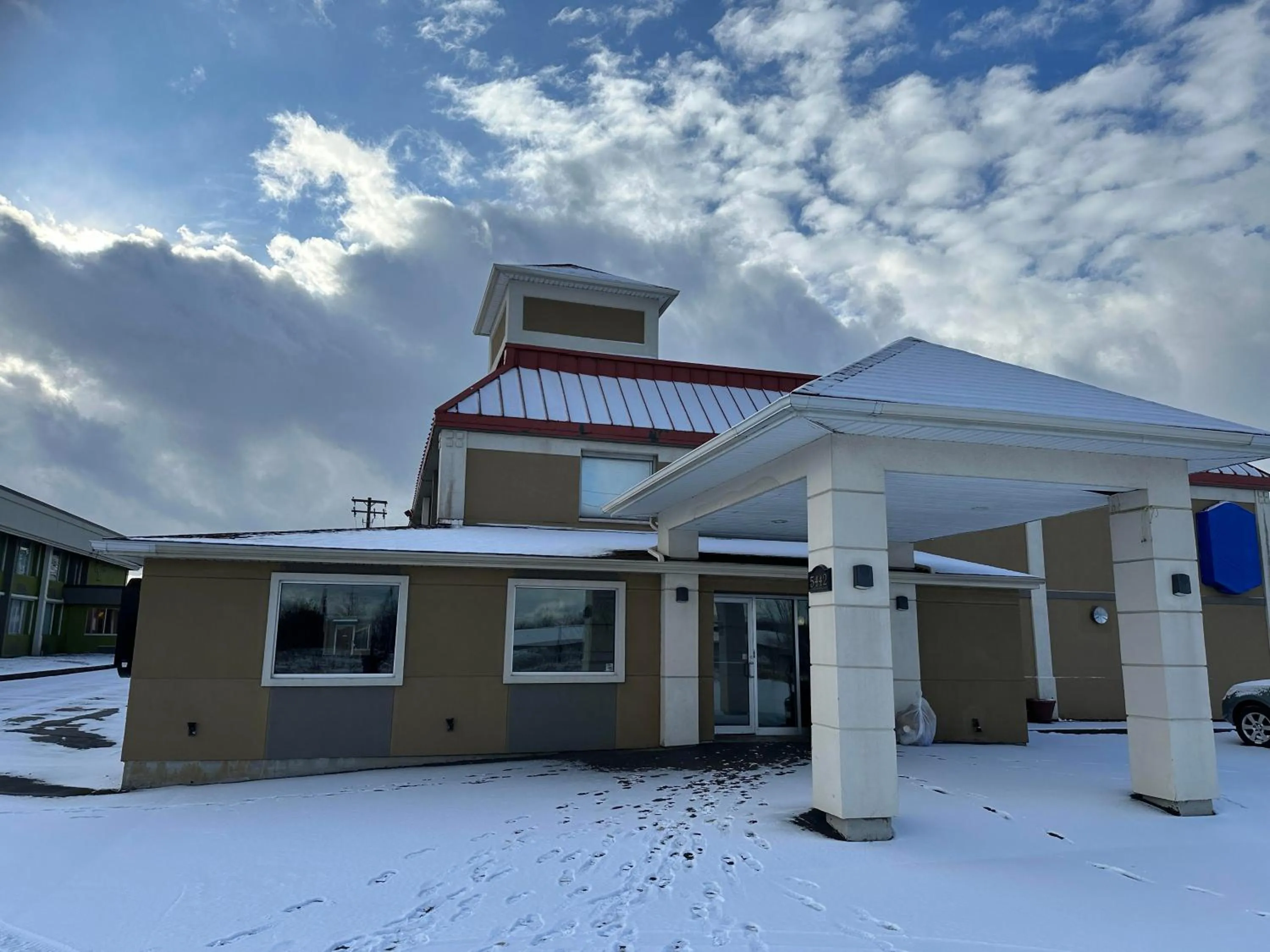 Property building, Winter in Super 8 by Wyndham Hamburg