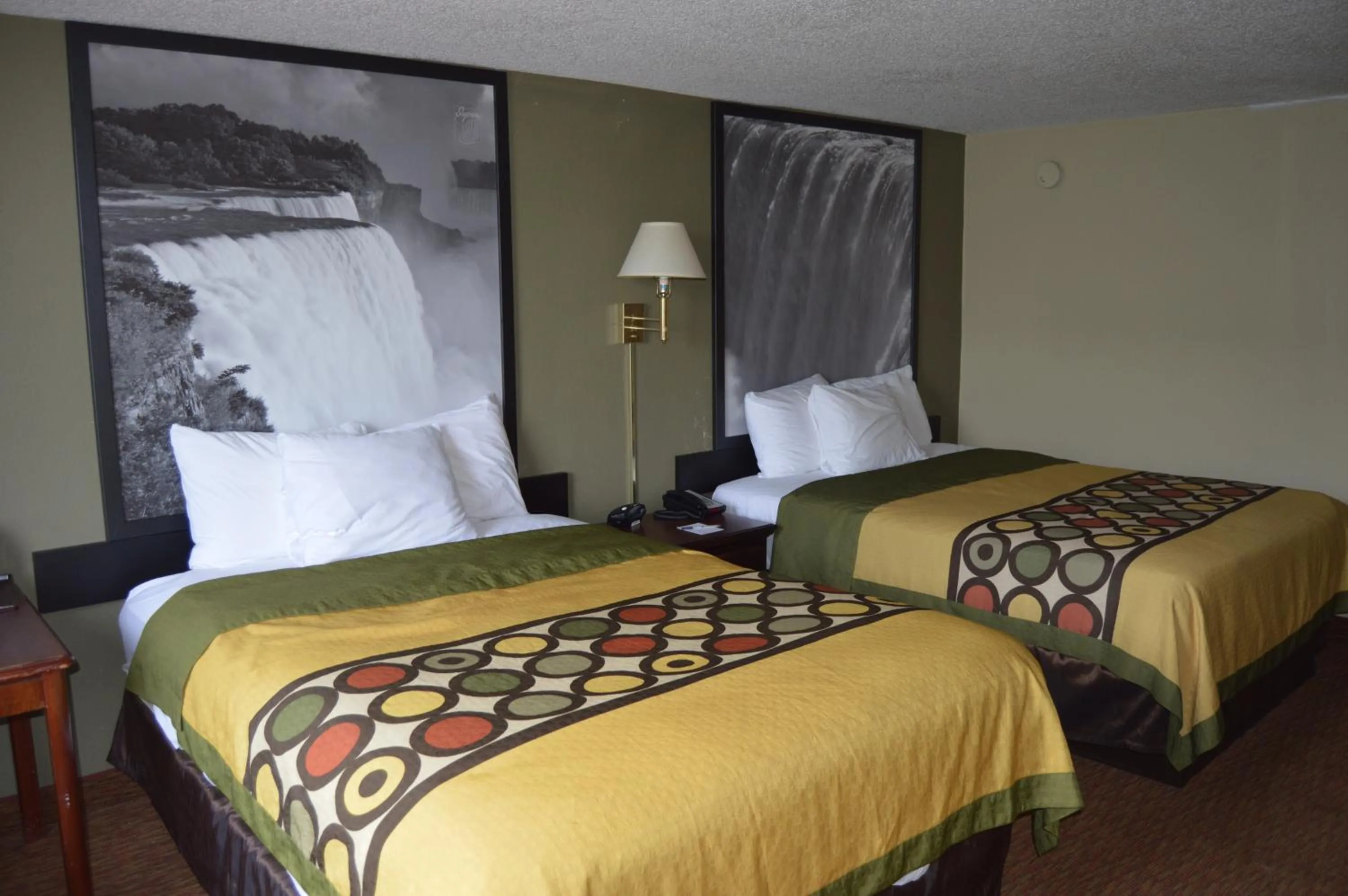 Bed in Super 8 by Wyndham Hamburg