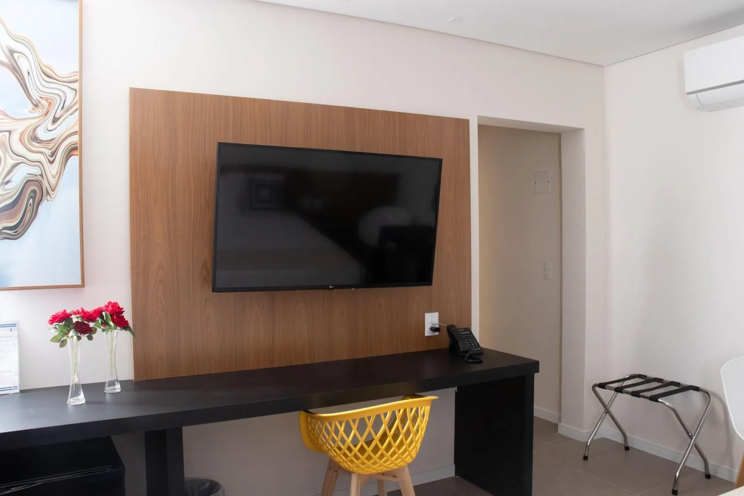 TV and multimedia in Porto das Asas Park Hotel