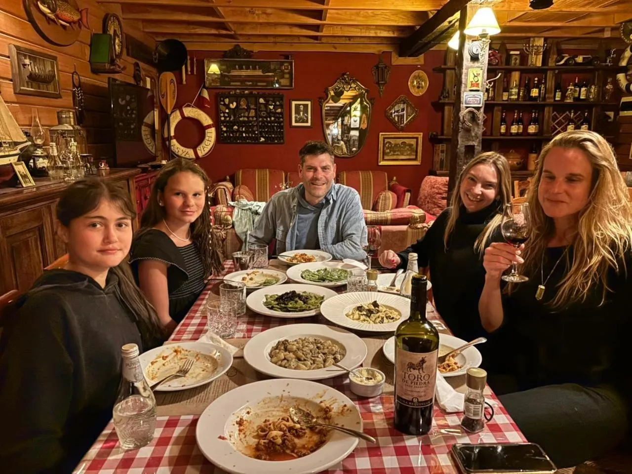 Restaurant/places to eat in Hotel Antigua Casona Patagonia