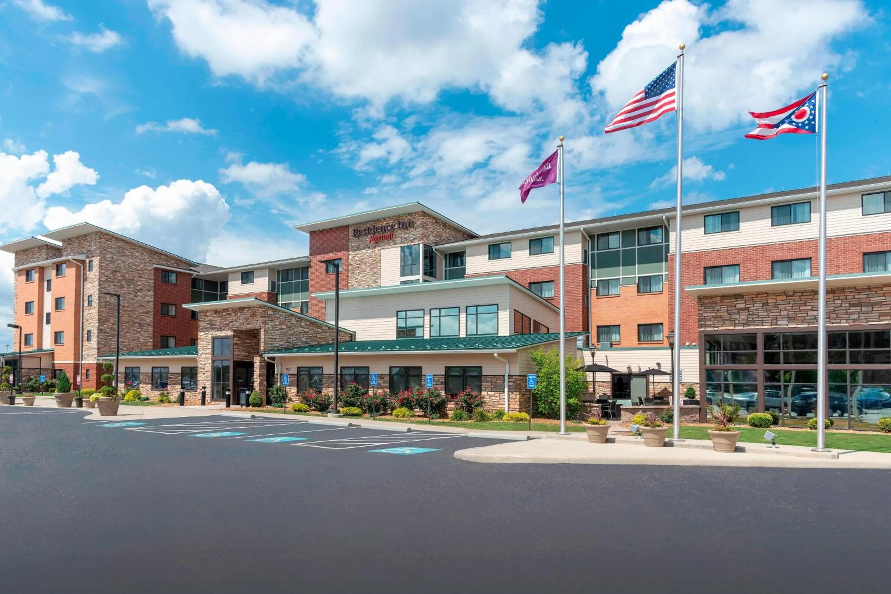Property building in Residence Inn by Marriott Akron South/Green