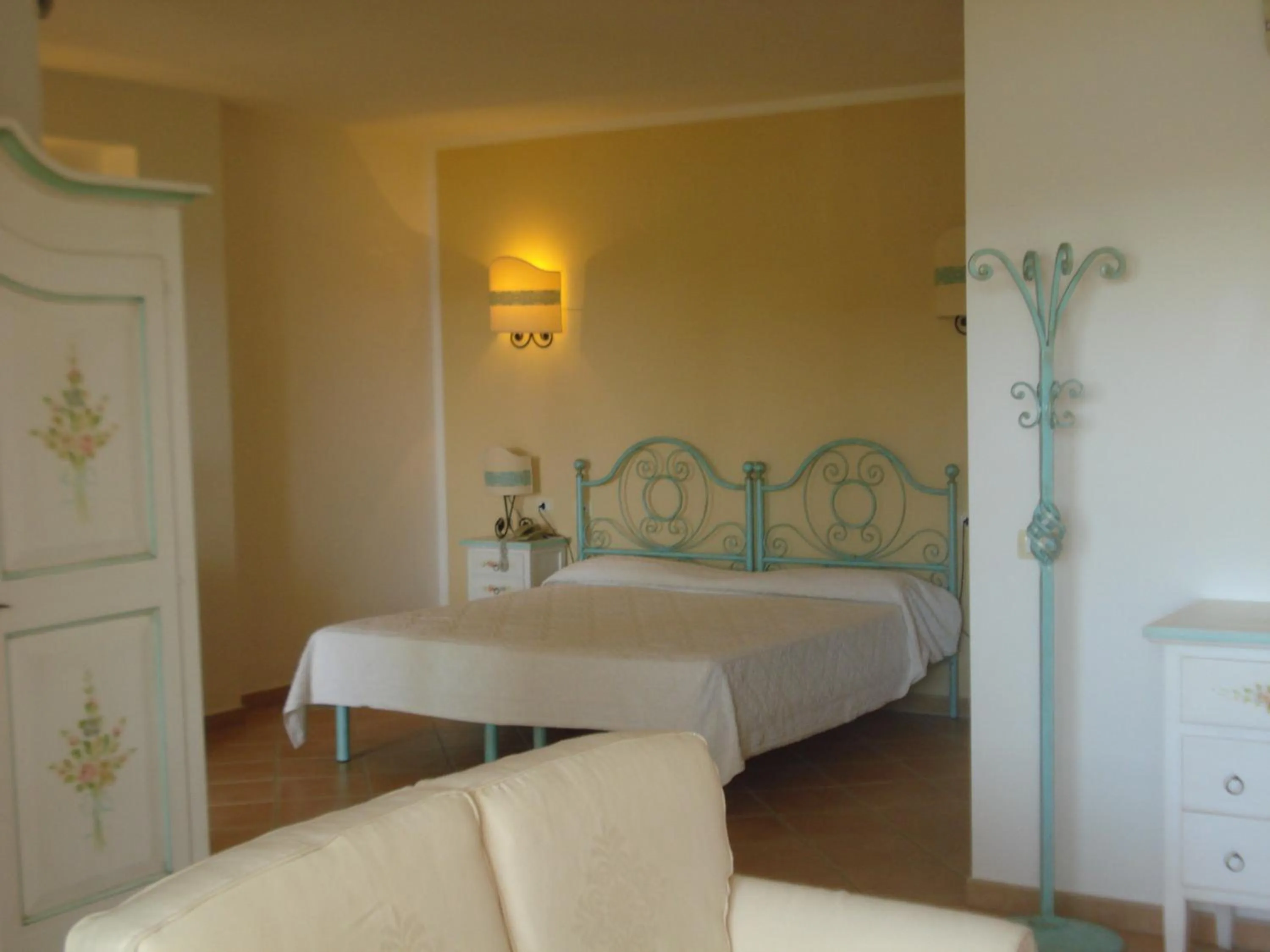 Bed in Hotel Valkarana Country Relais