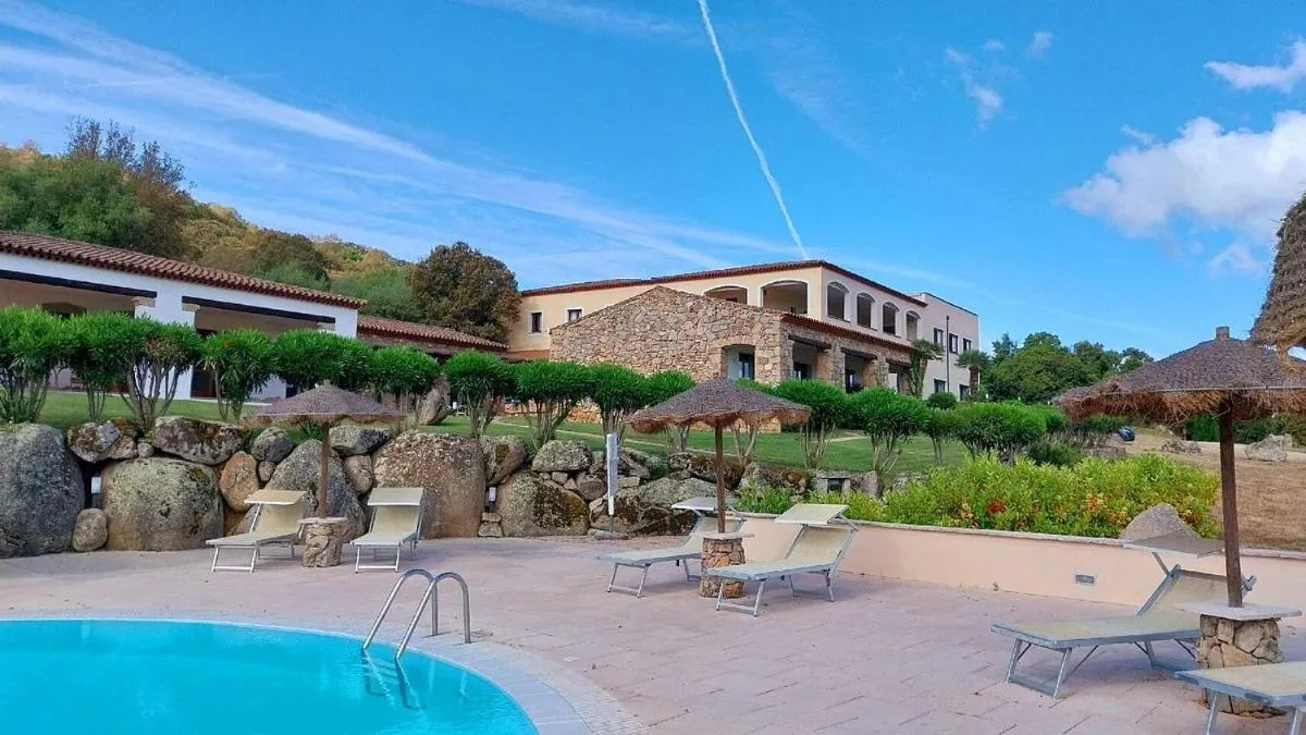 Property building in Hotel Valkarana Country Relais