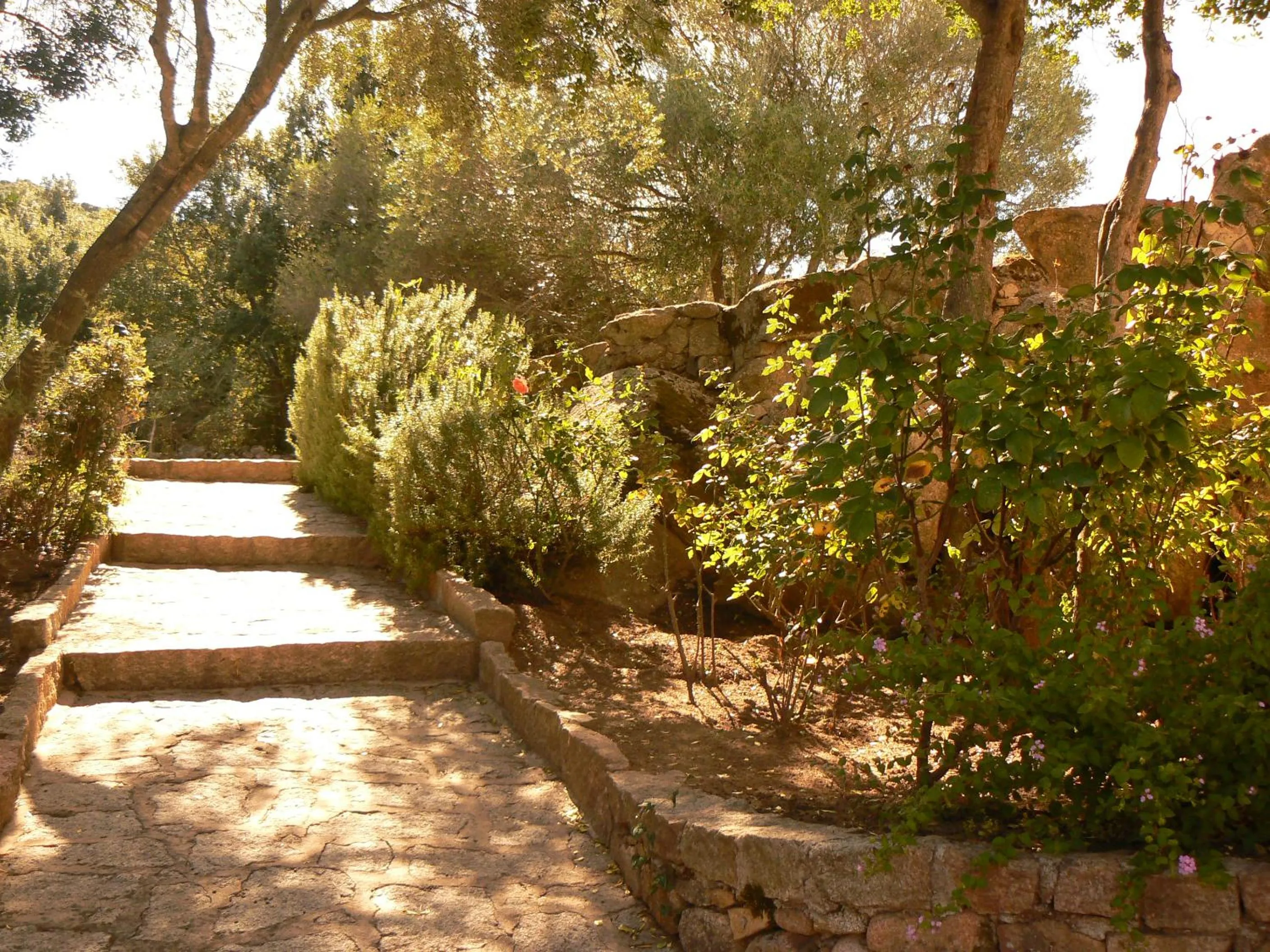 Garden view in Hotel Valkarana Country Relais