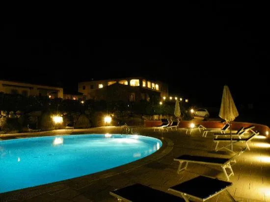 Pool view in Hotel Valkarana Country Relais