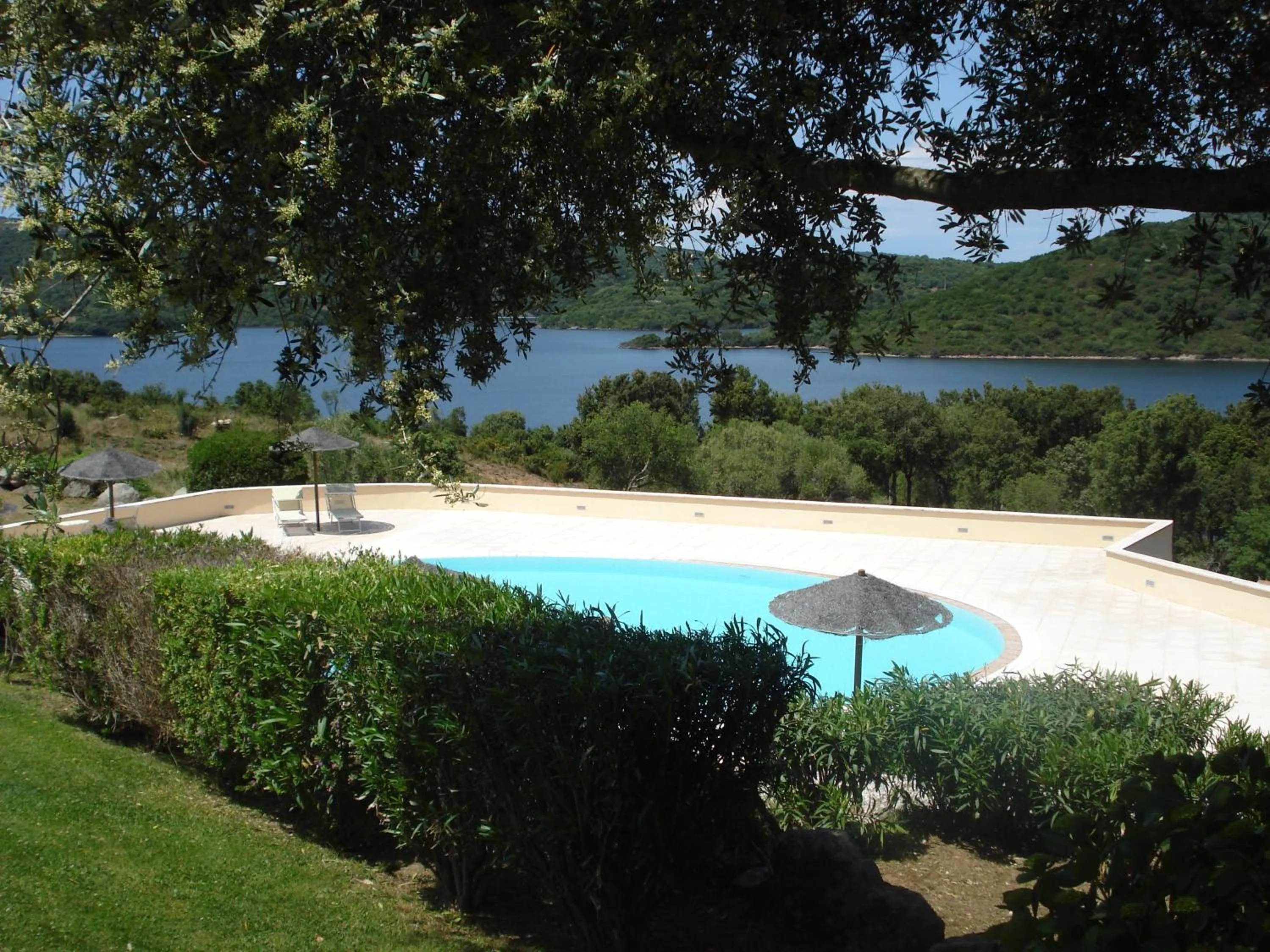 Garden in Hotel Valkarana Country Relais